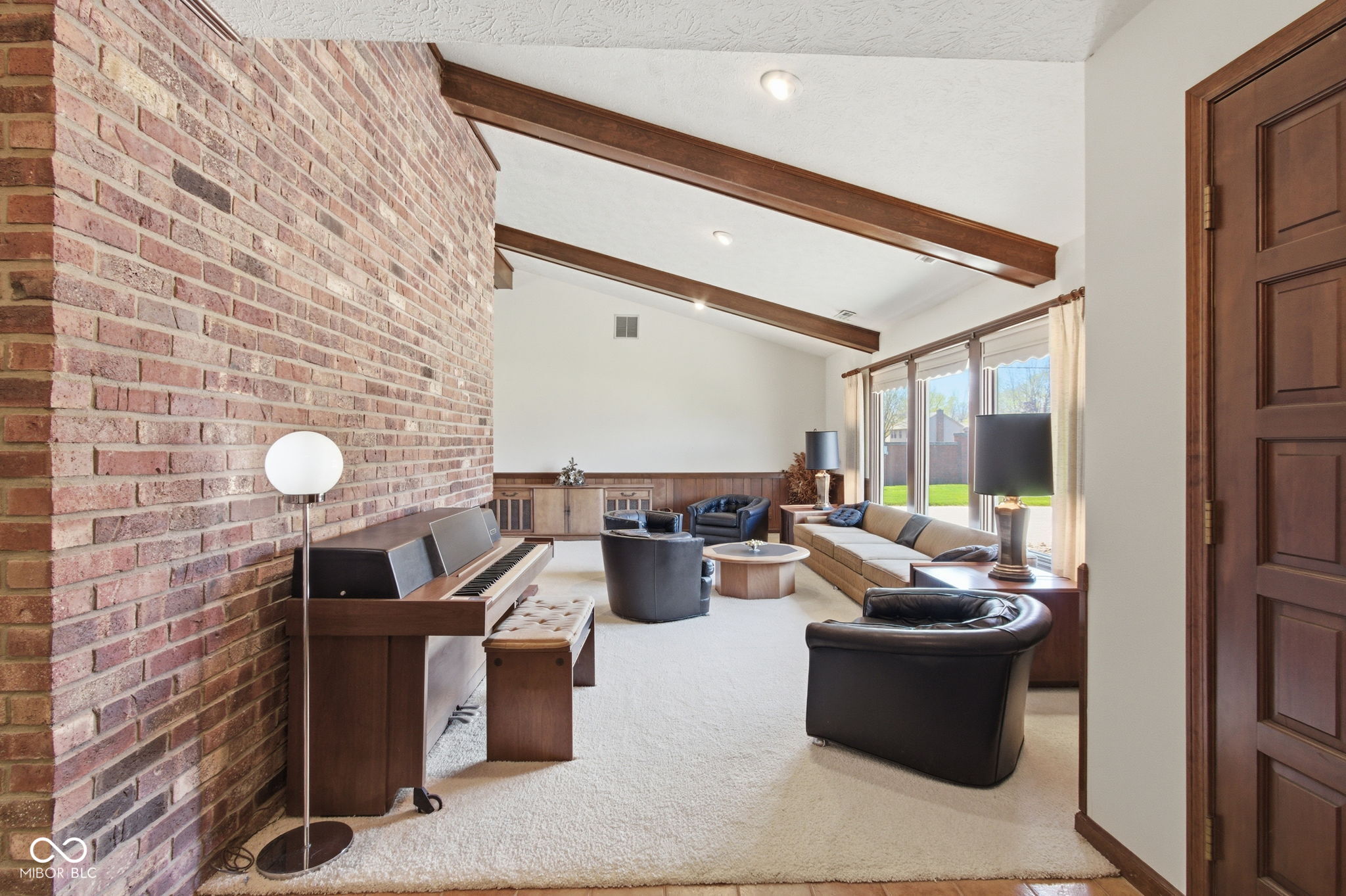 21102 N Banbury Road