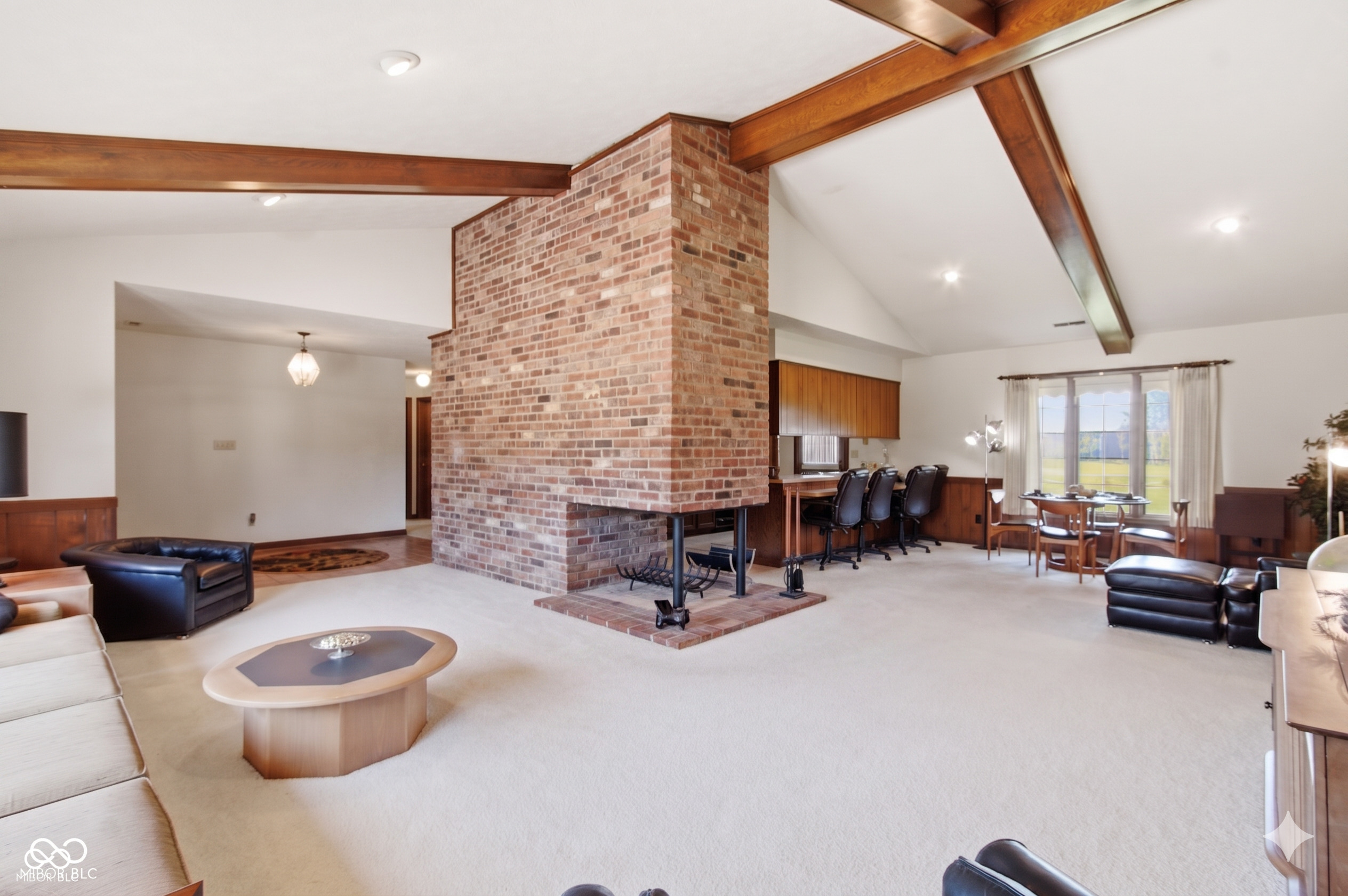 21102 N Banbury Road