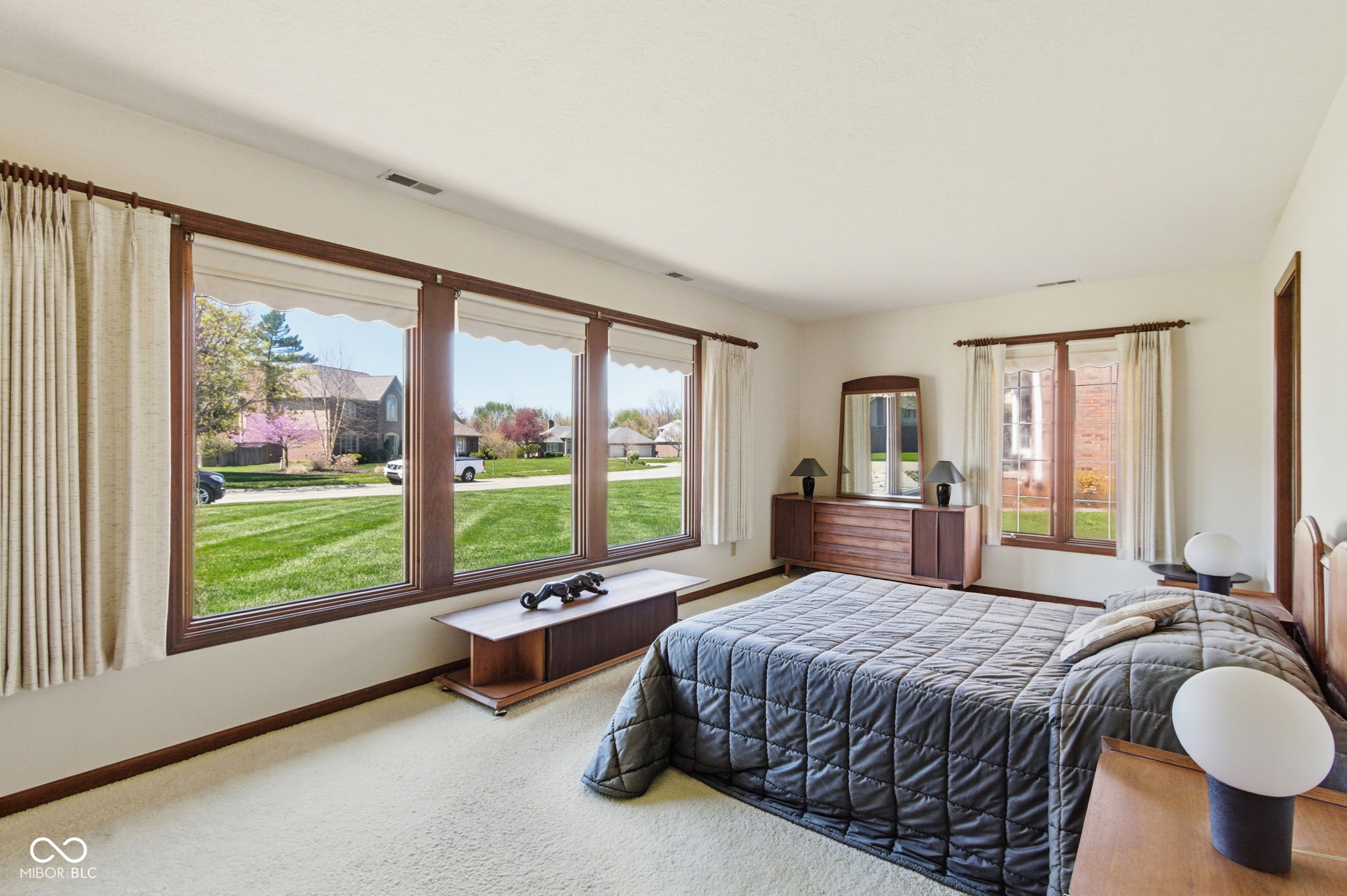 21102 N Banbury Road