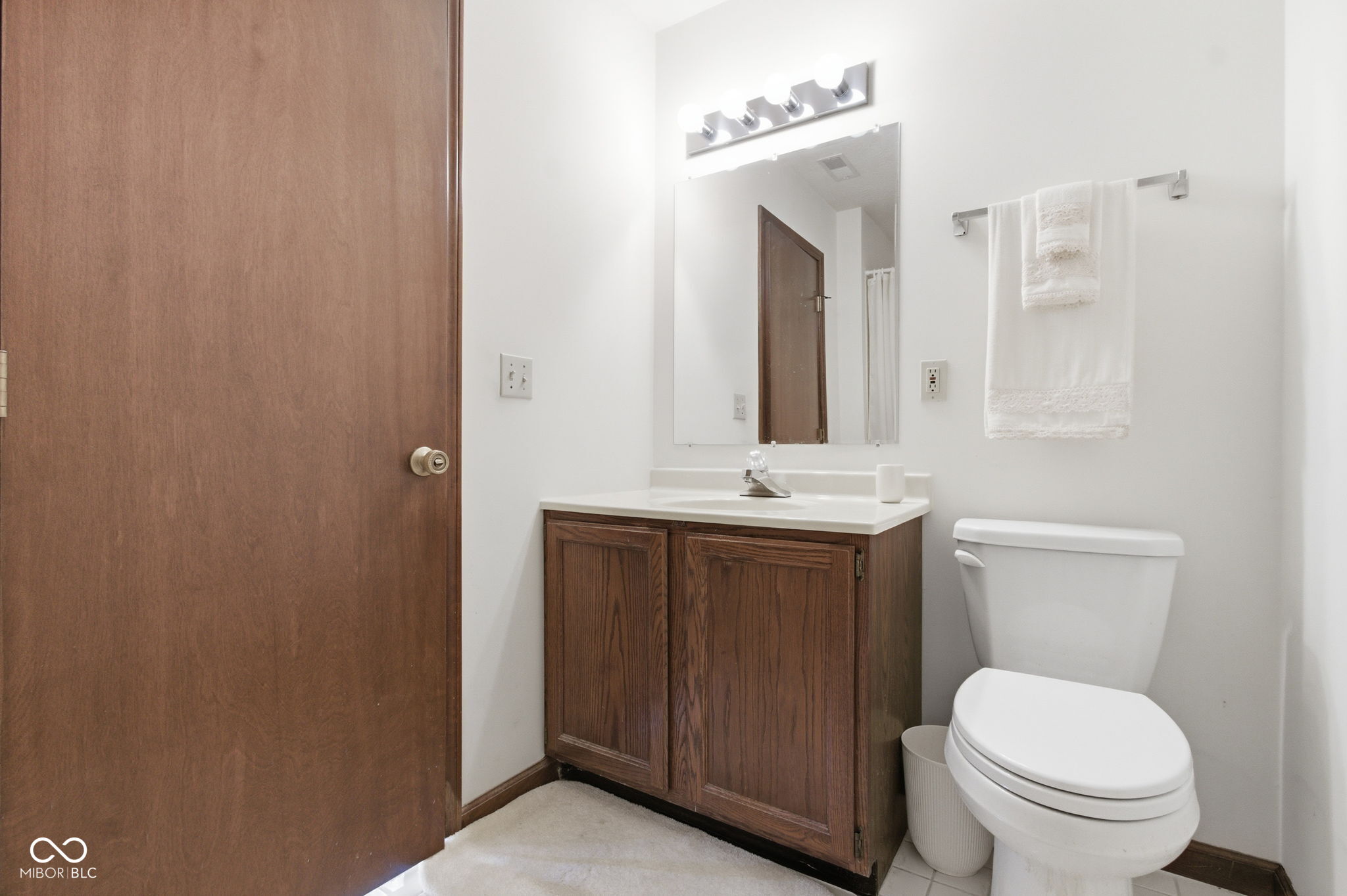 21102 N Banbury Road