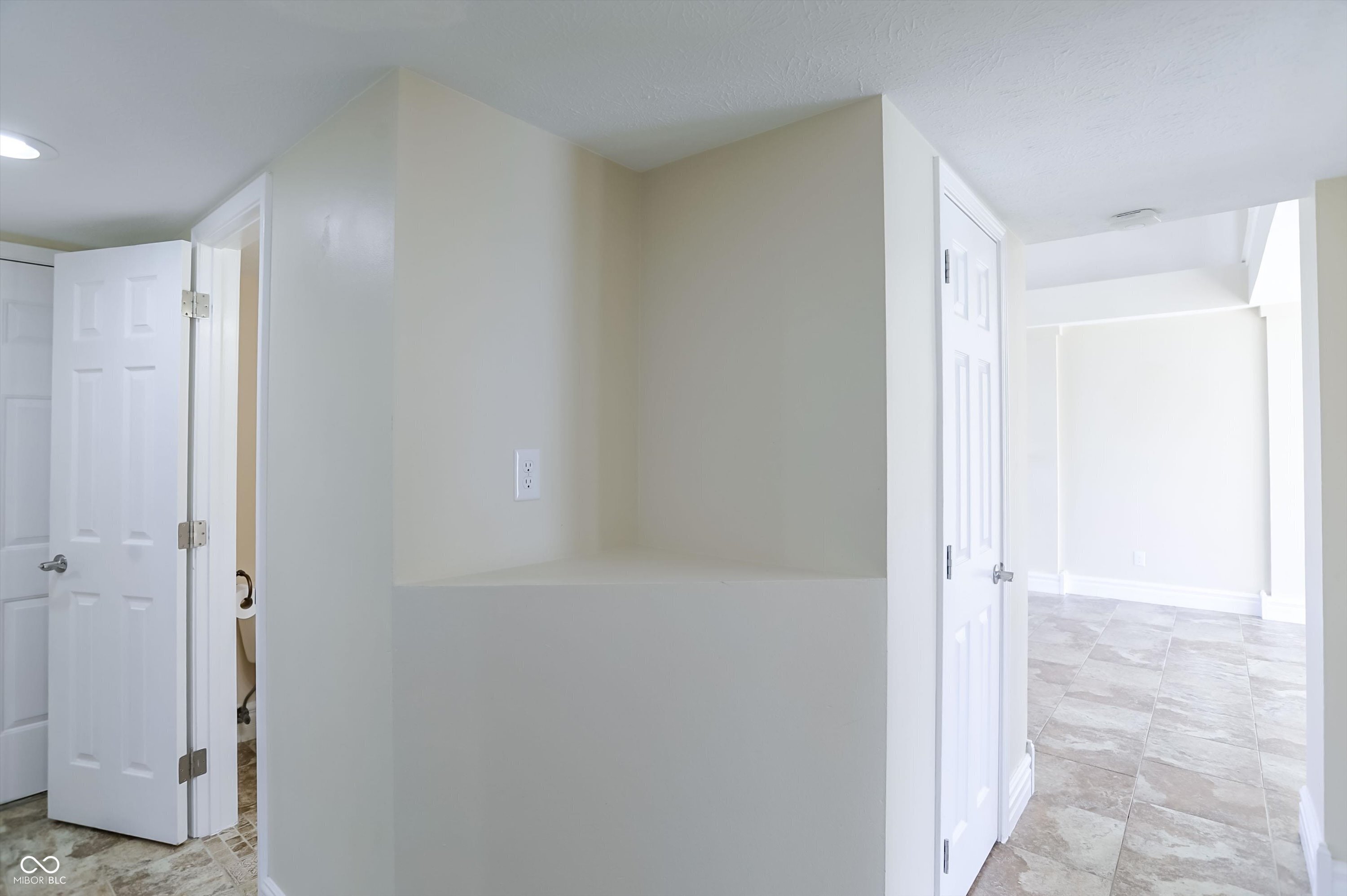 9240 Crossing Drive