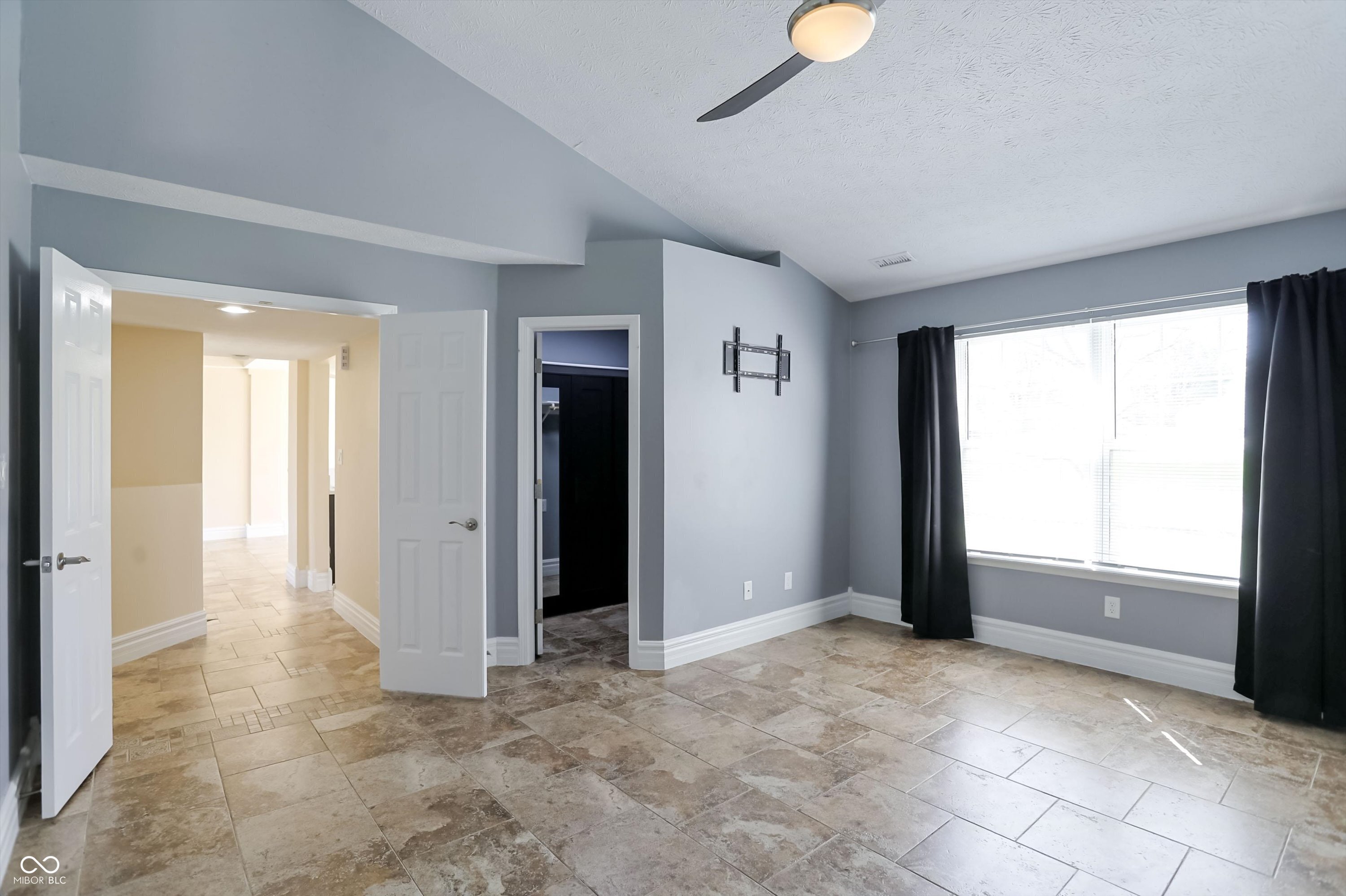 9240 Crossing Drive