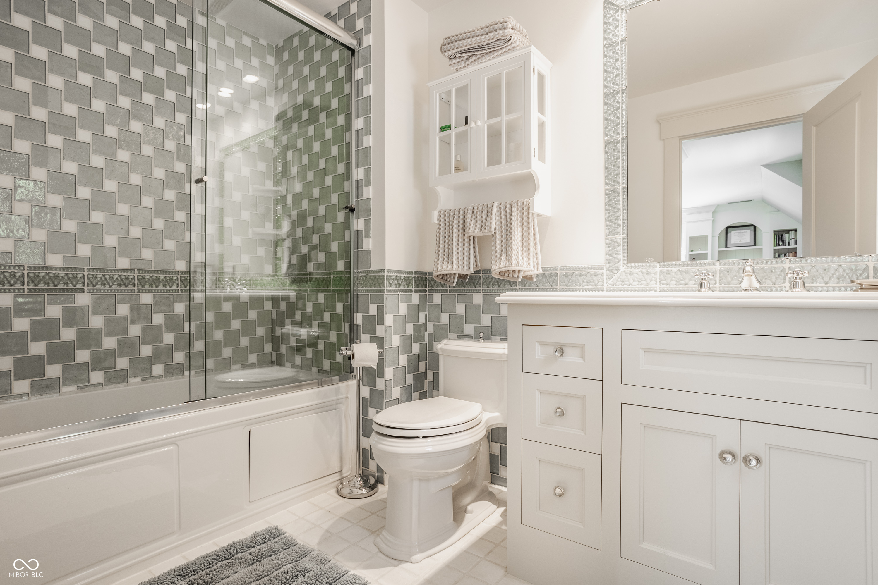 1015 W 116th Street