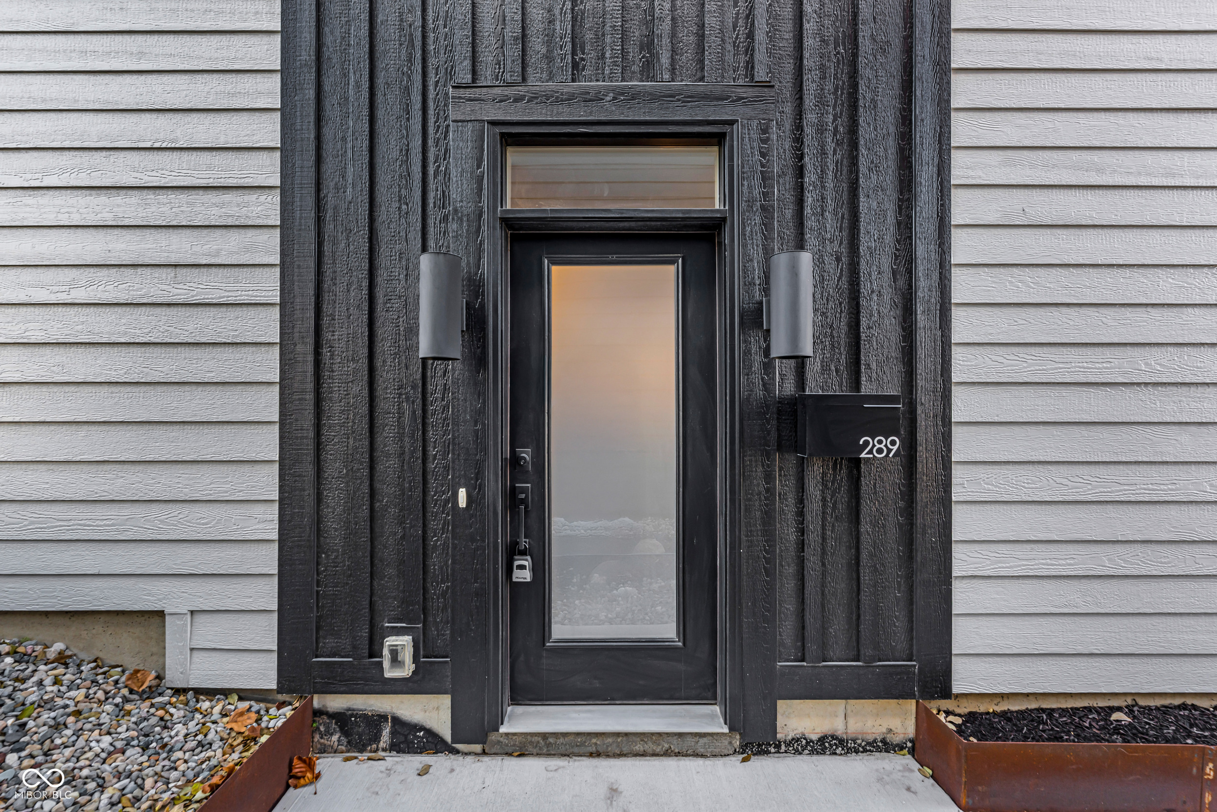 289 S 8th Street