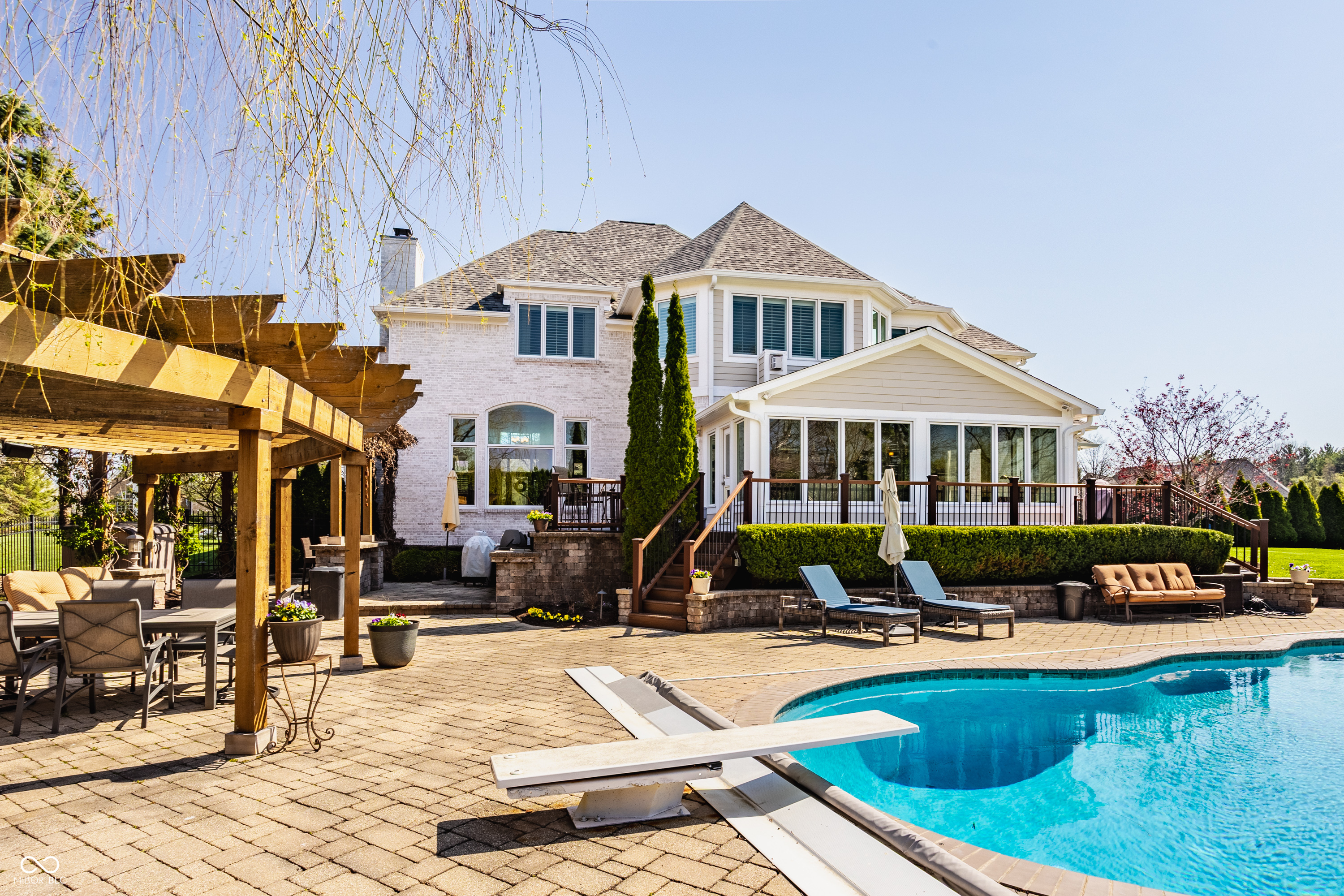 2437 Londonberry Boulevard
