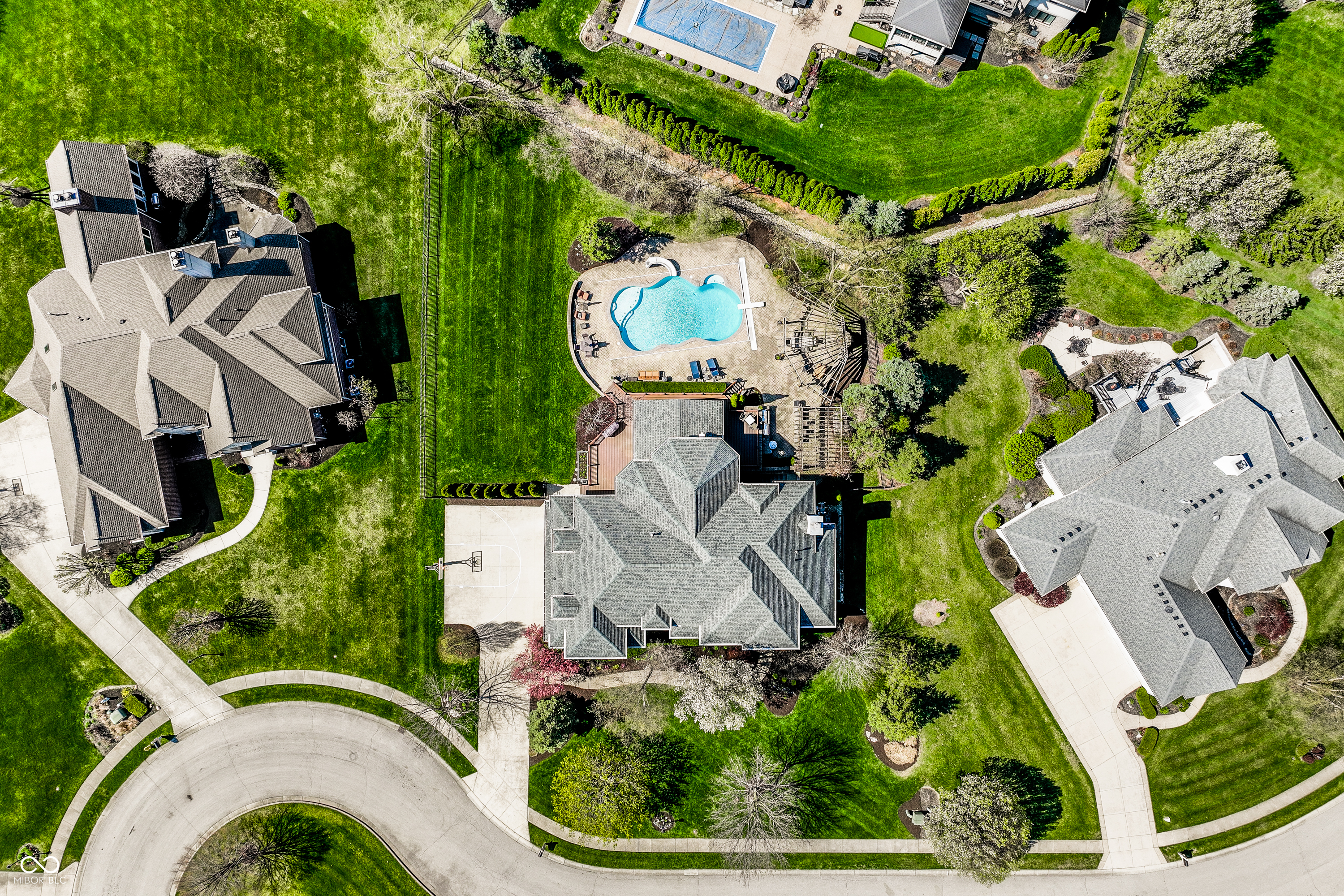 2437 Londonberry Boulevard
