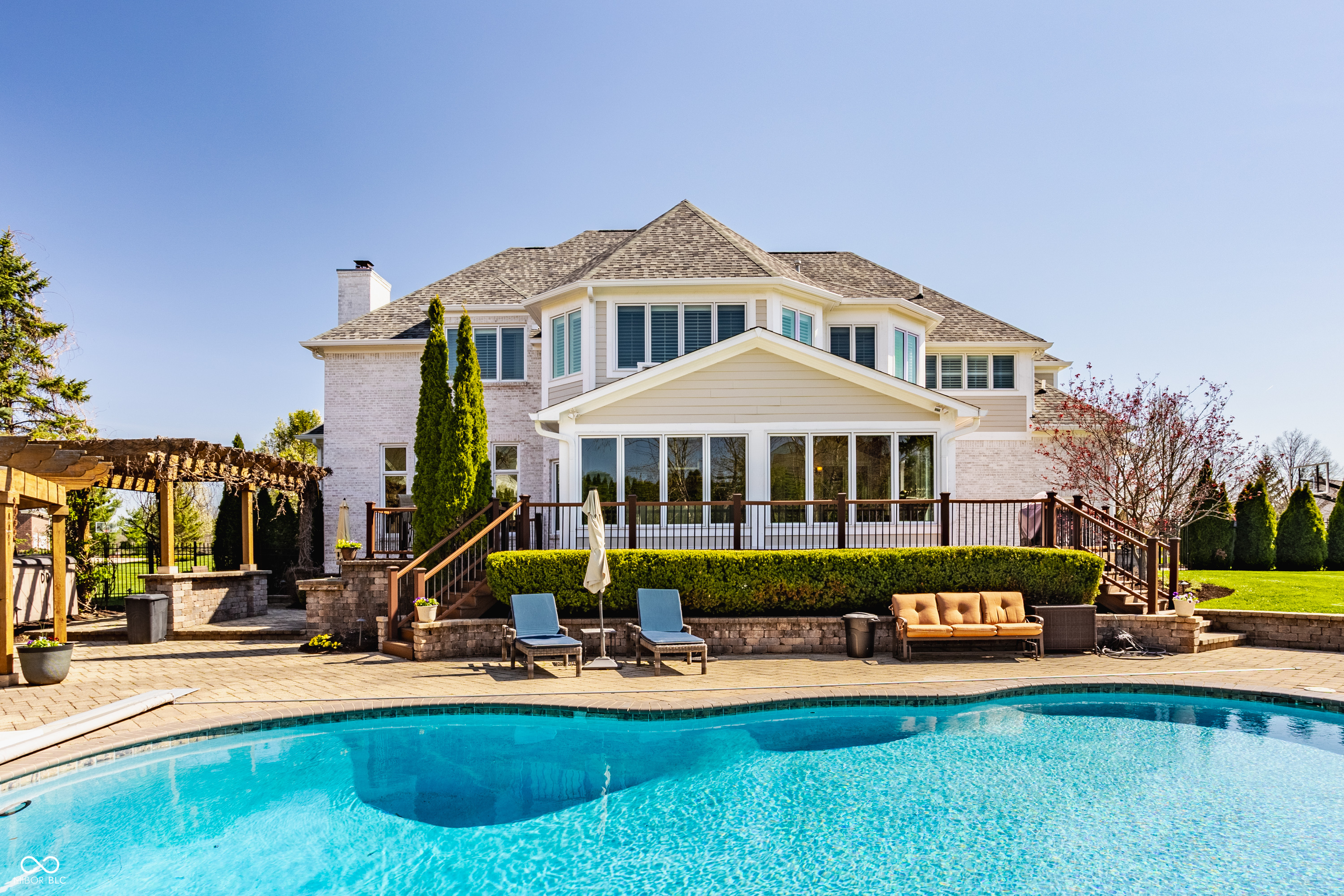 2437 Londonberry Boulevard