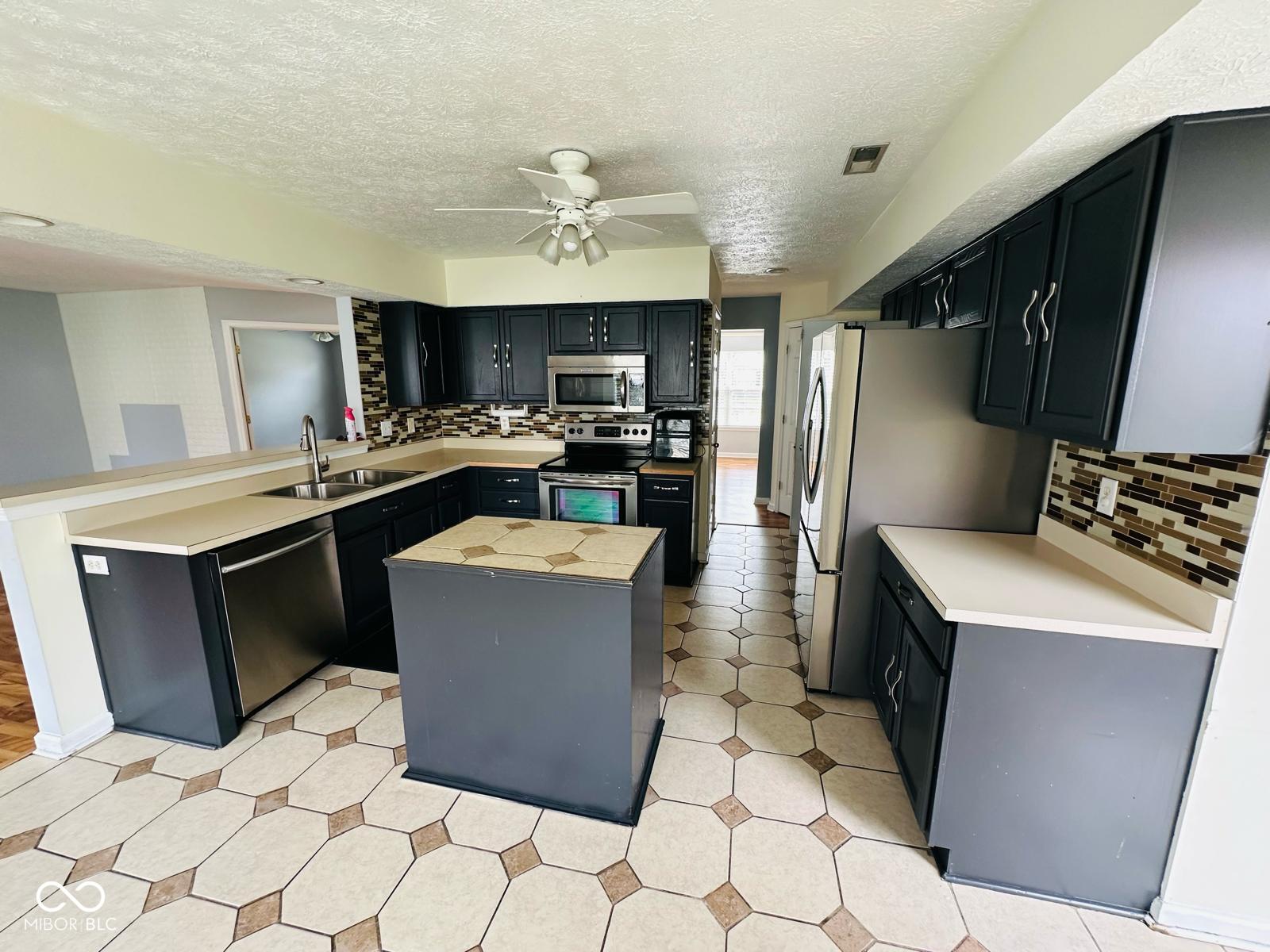 6932 Thousand Oaks Lane