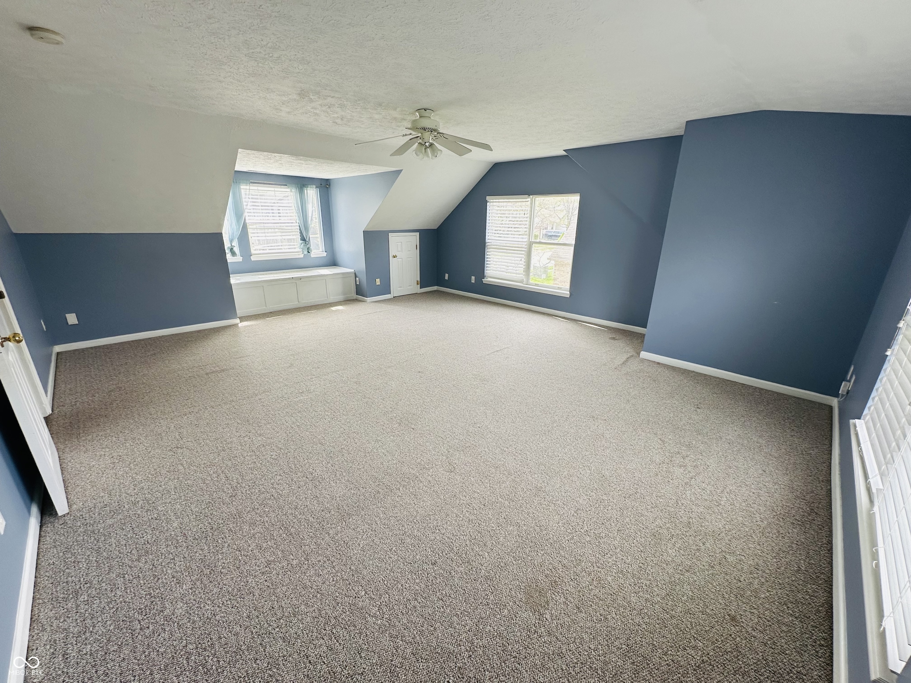 6932 Thousand Oaks Lane