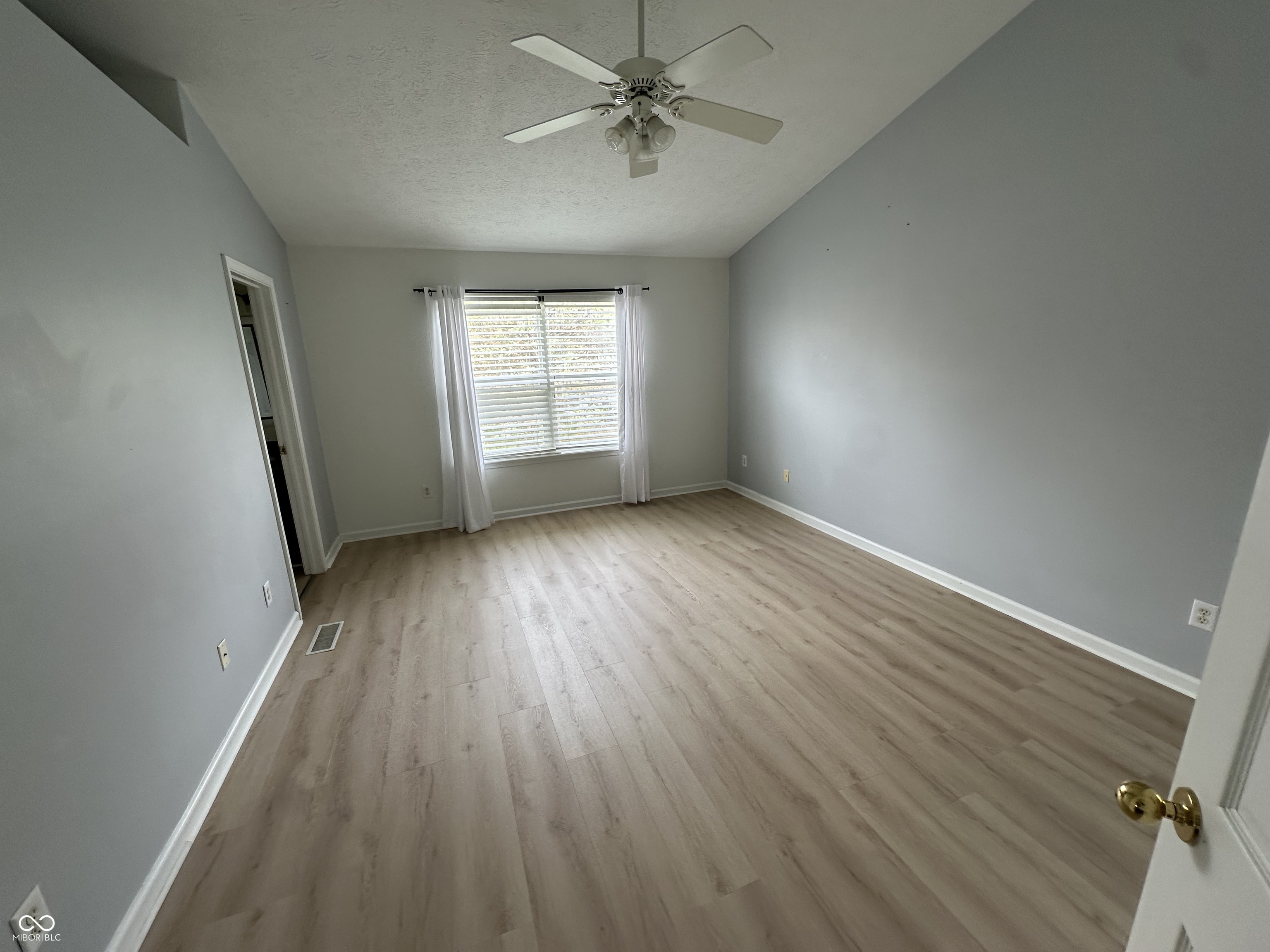 6932 Thousand Oaks Lane