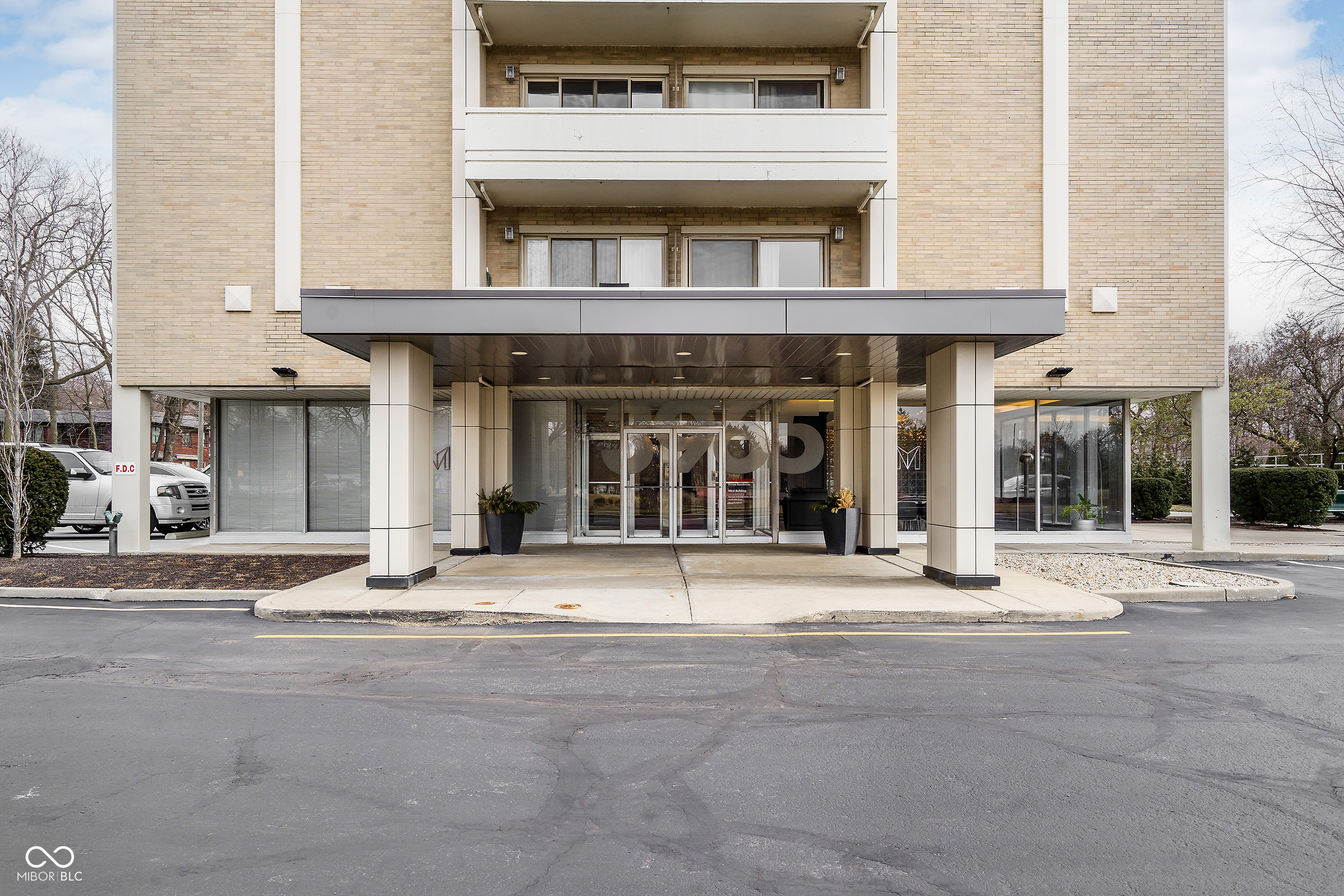 3965 N Meridian Street Unit: APT 2D