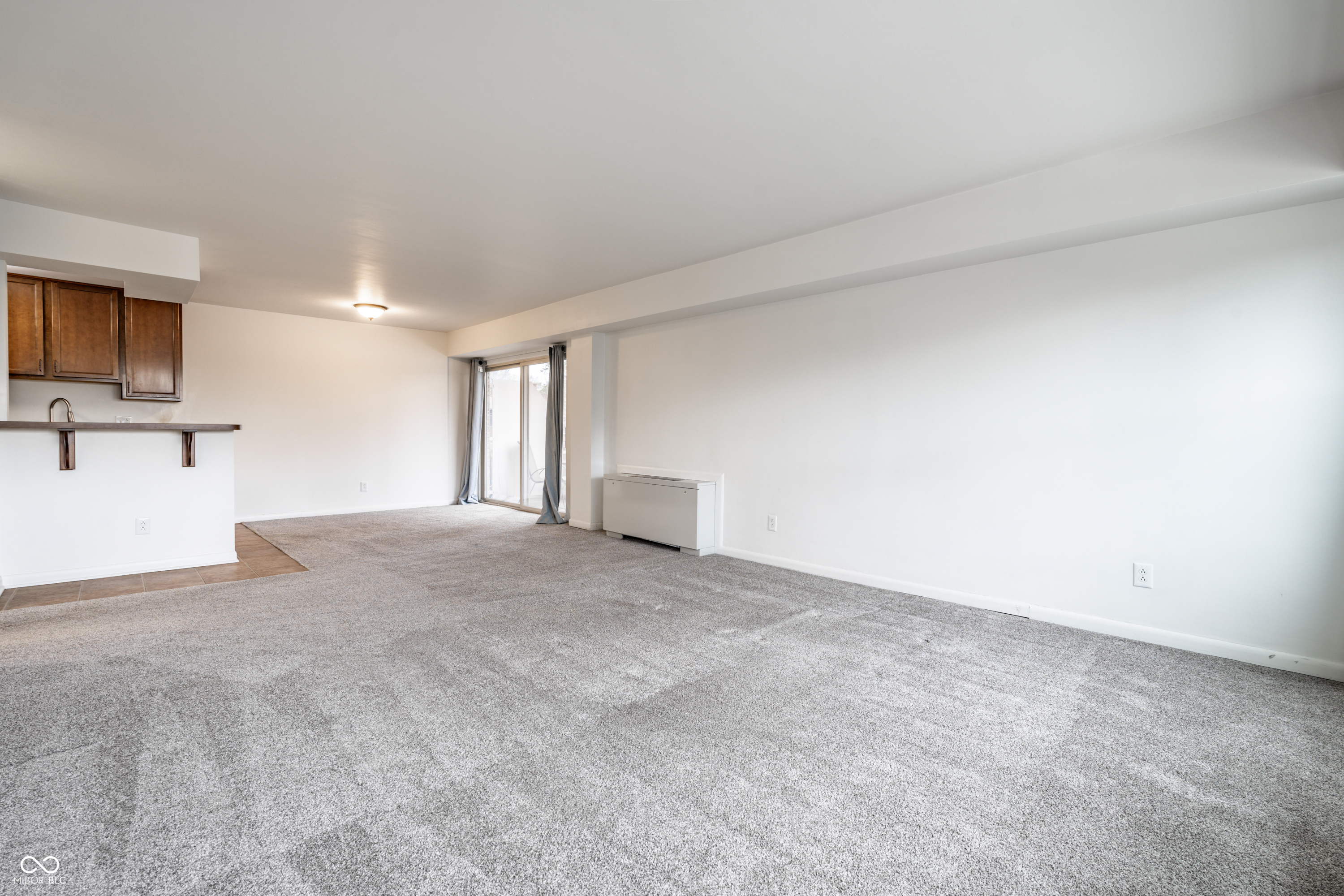 3965 N Meridian Street Unit: APT 2J