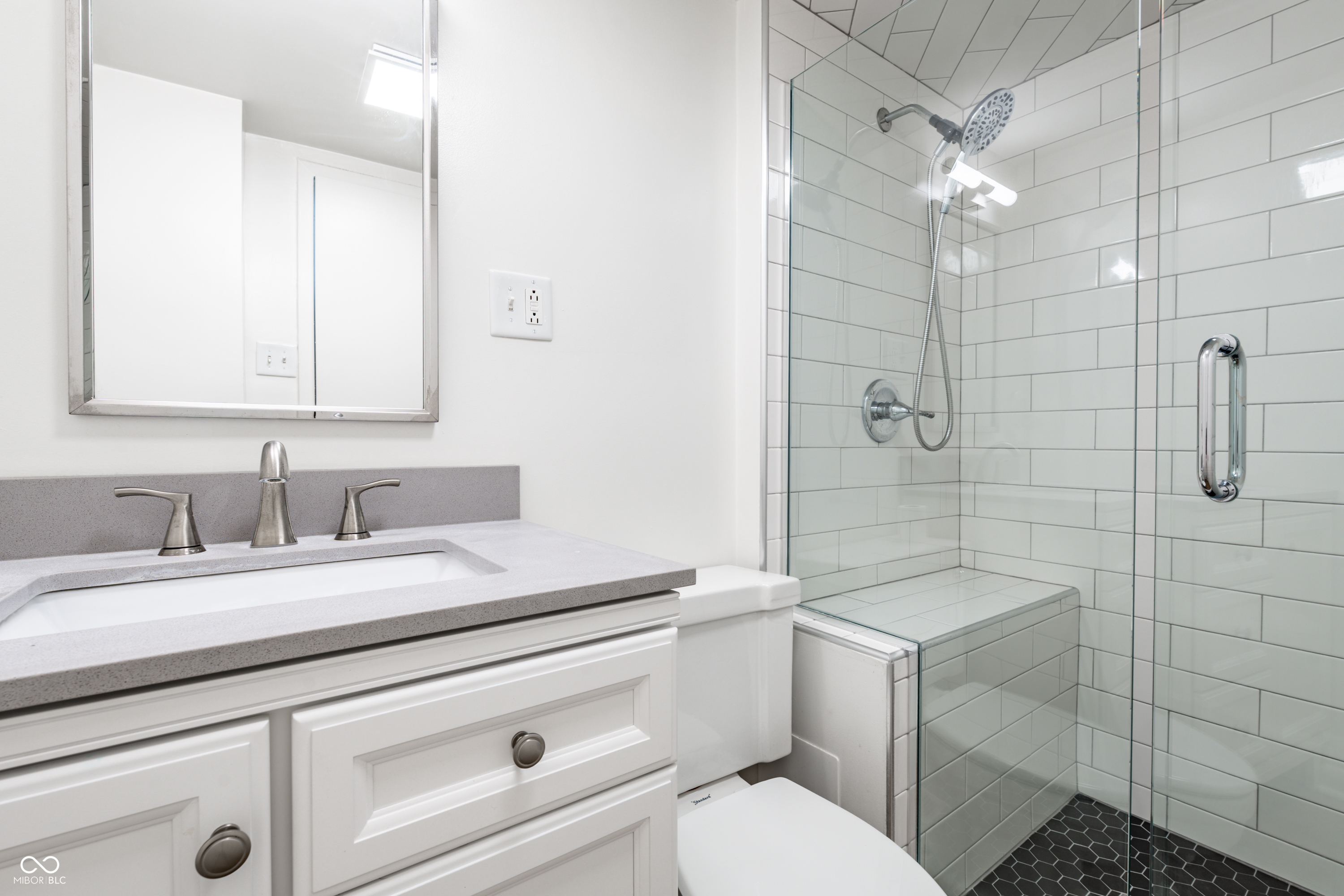 3965 N Meridian Street Unit: APT 2J