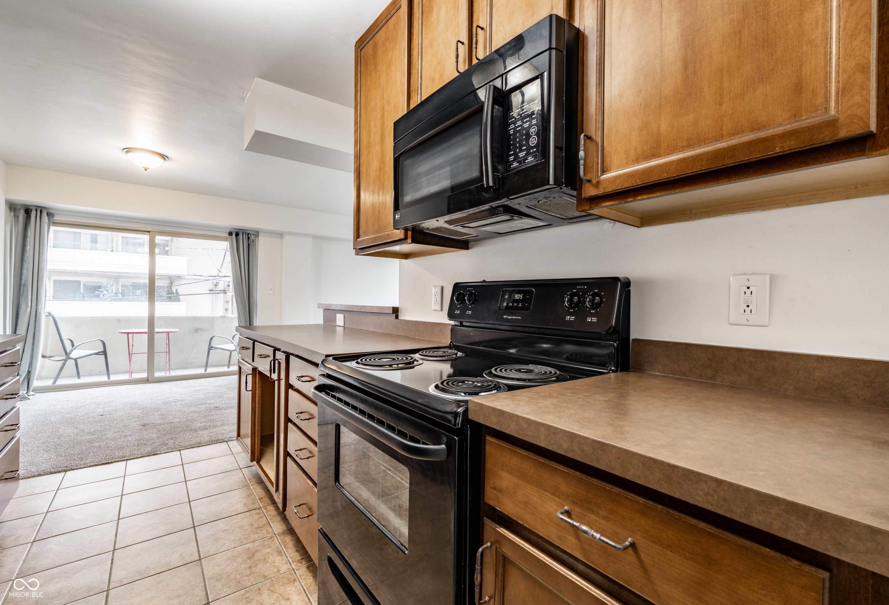 3965 N Meridian Street Unit: APT 2J
