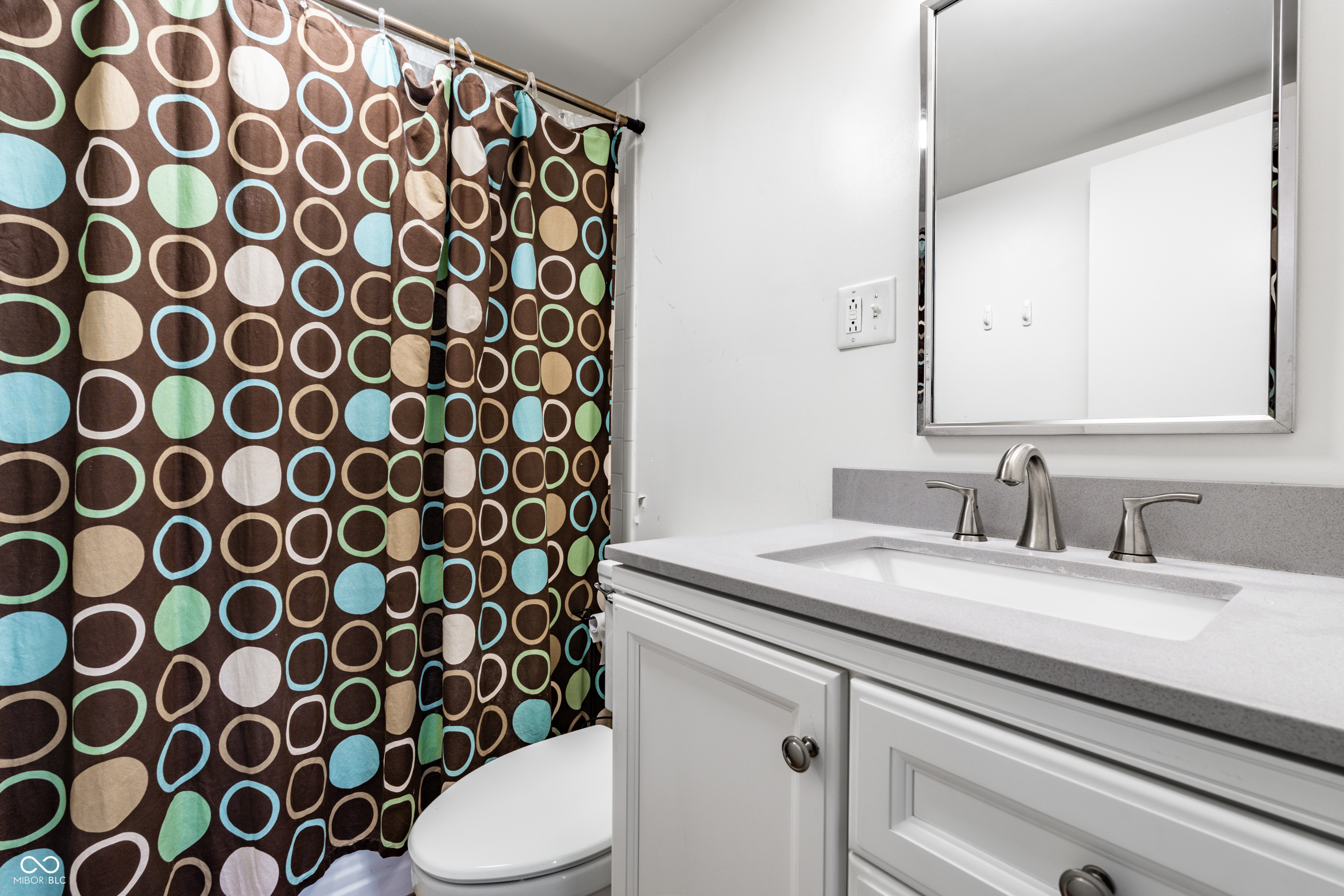 3965 N Meridian Street Unit: APT 2J