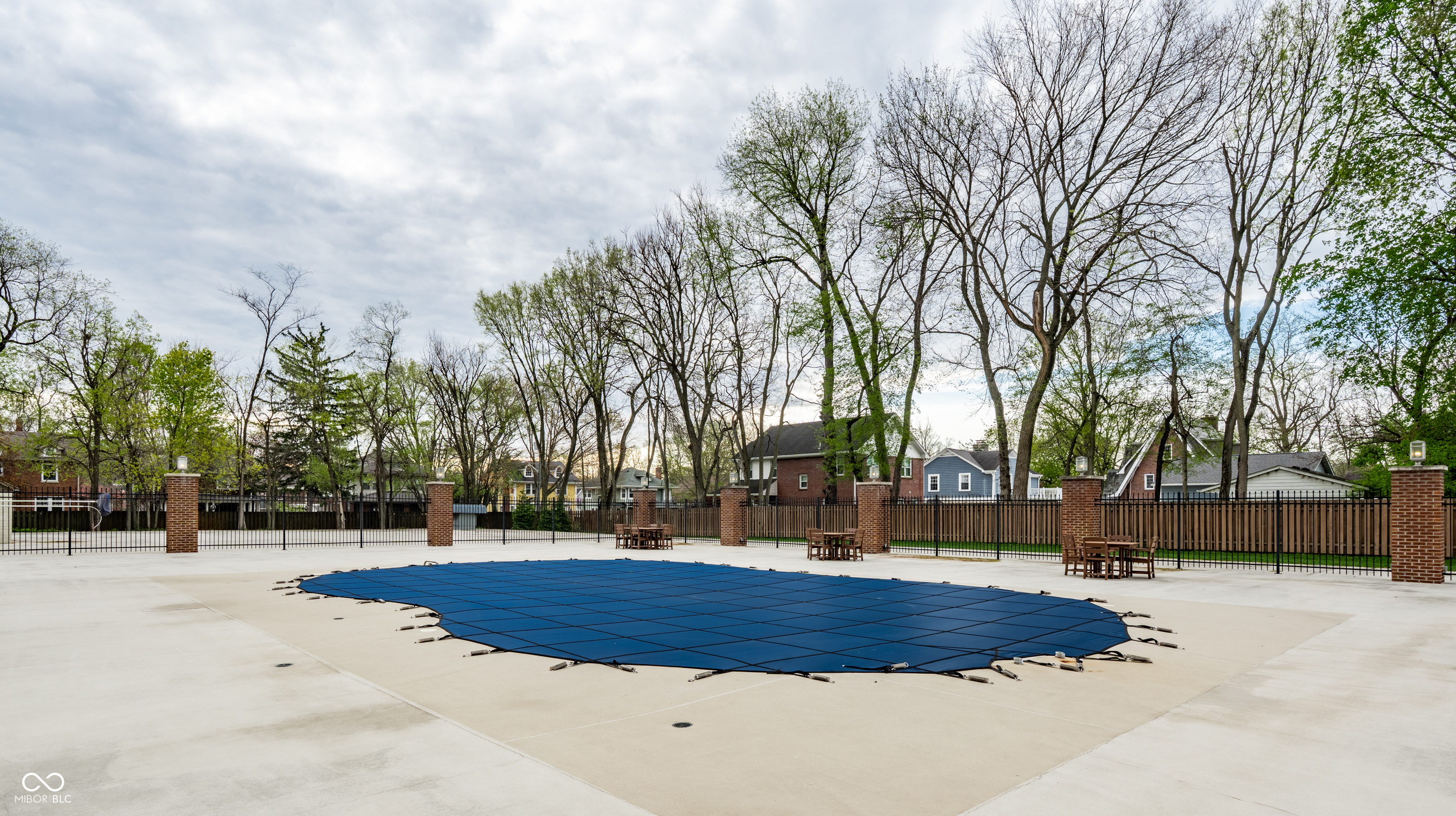 3965 N Meridian Street Unit: APT 2J