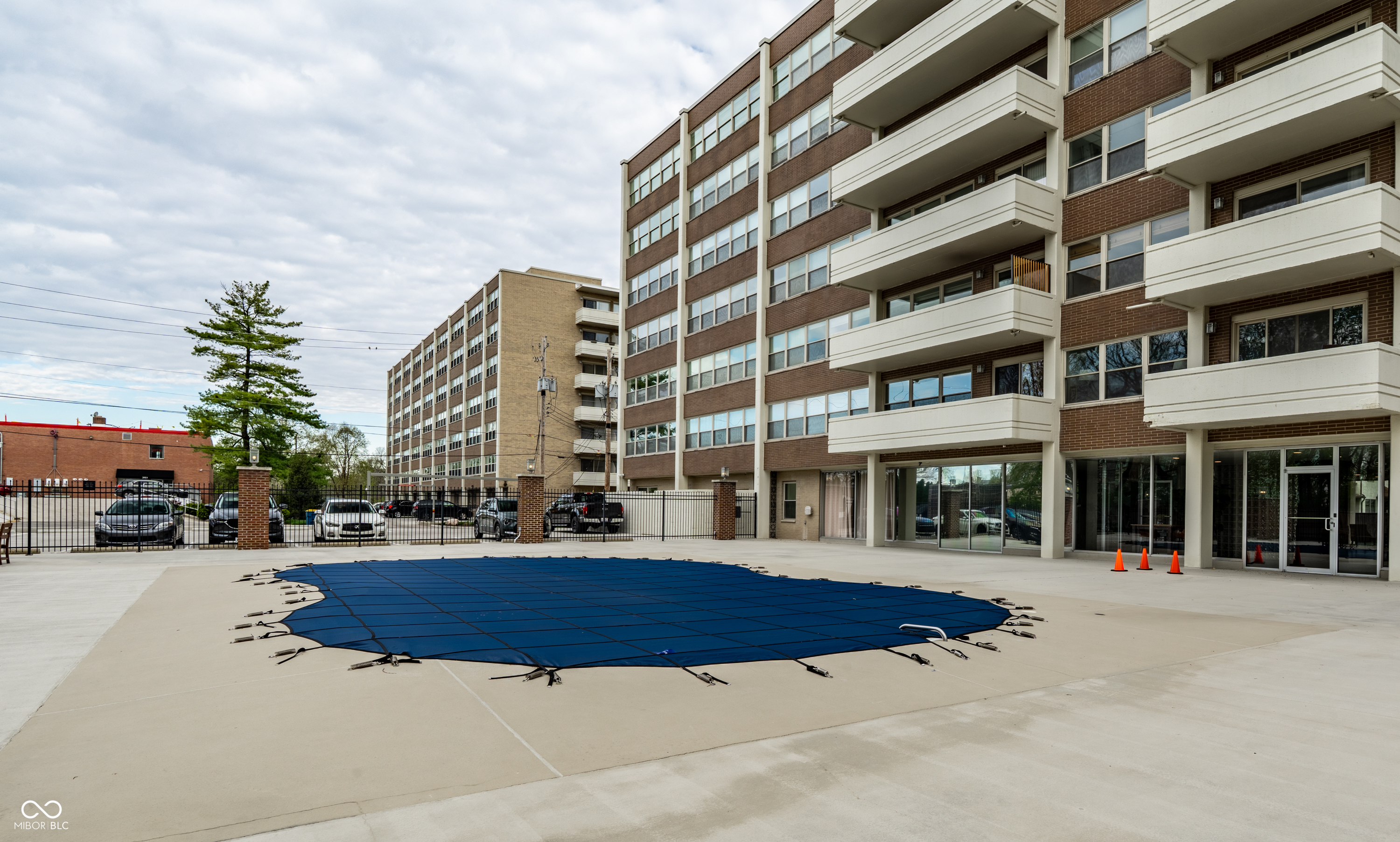 3965 N Meridian Street Unit: APT 2J