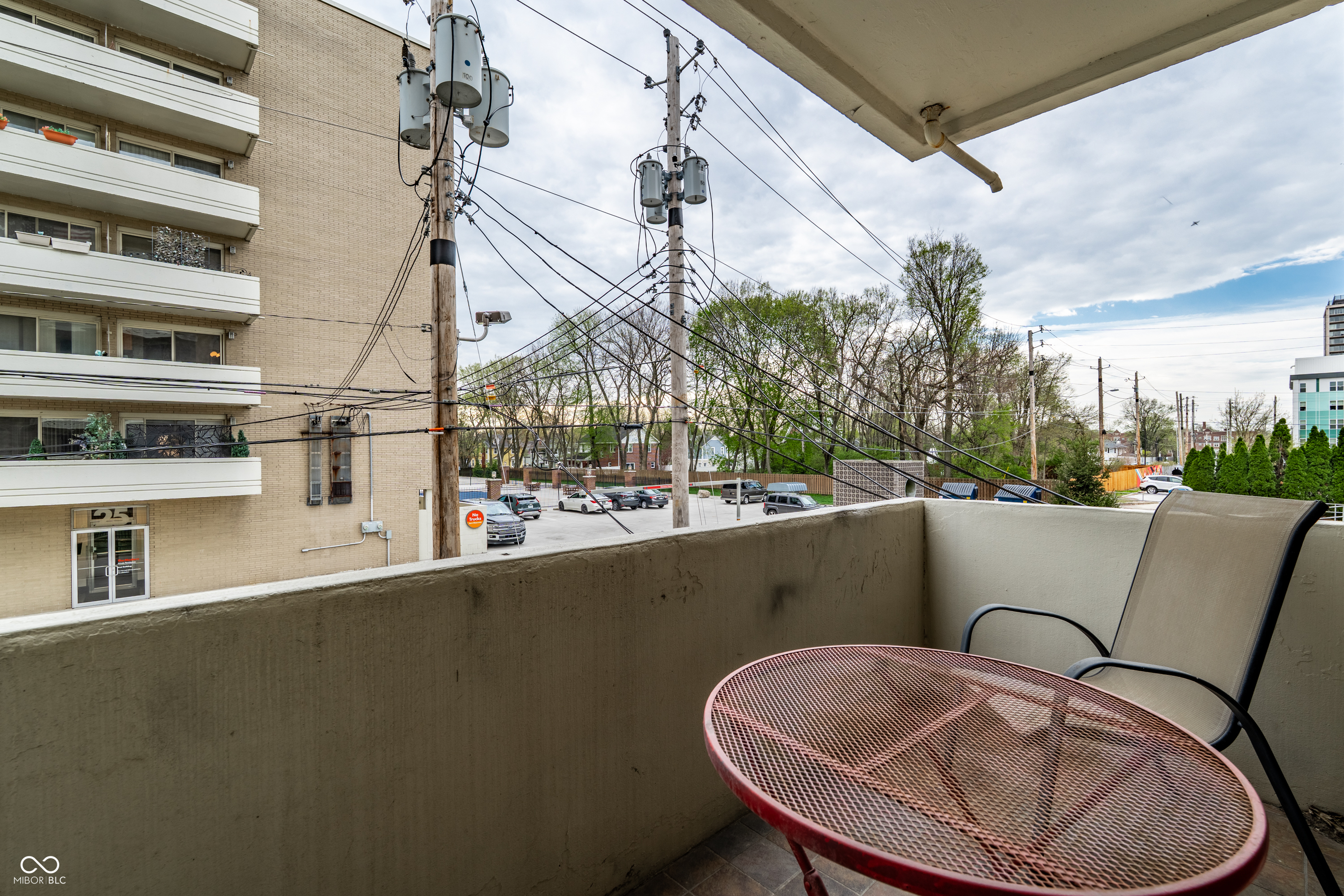 3965 N Meridian Street Unit: APT 2J