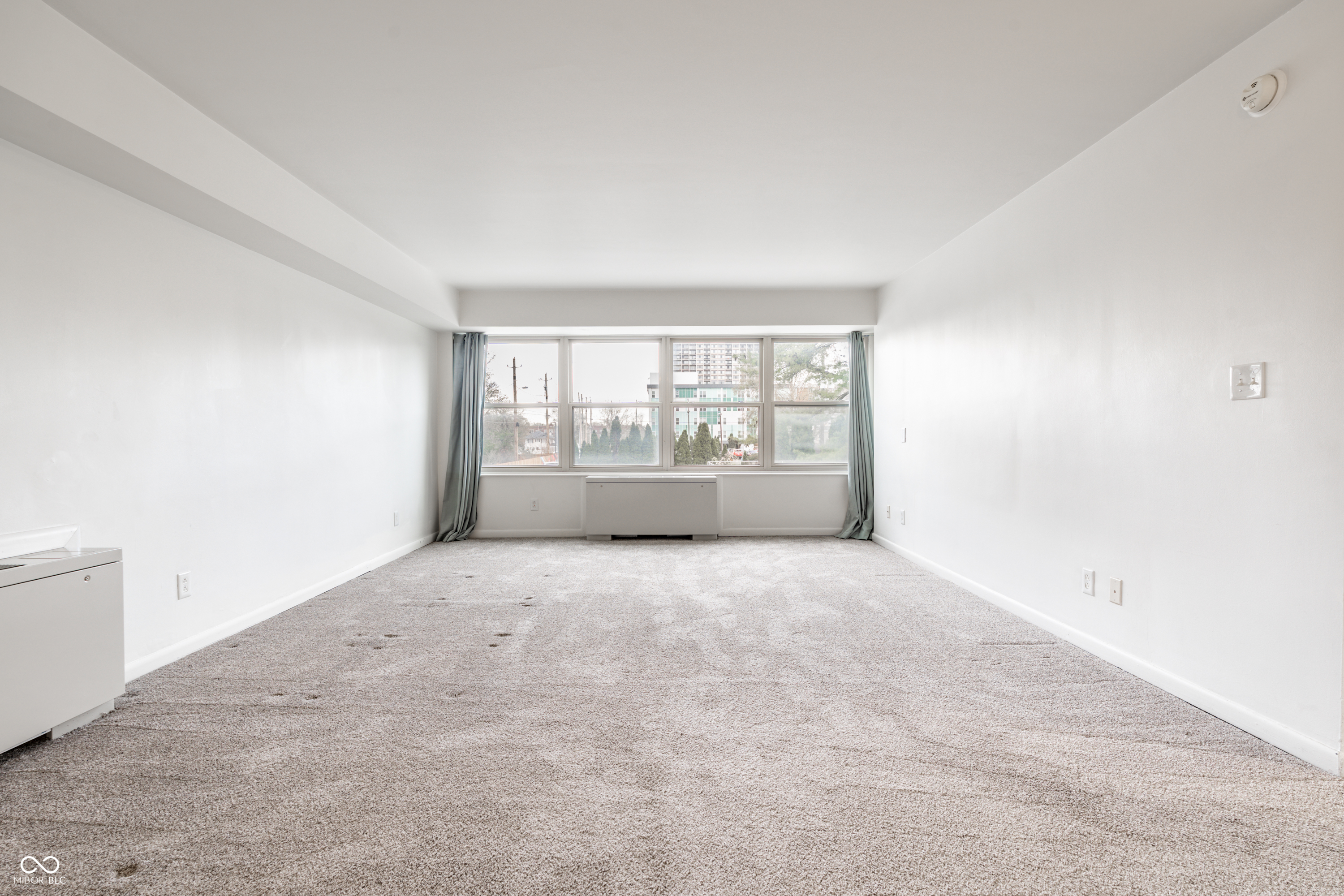 3965 N Meridian Street Unit: APT 2J