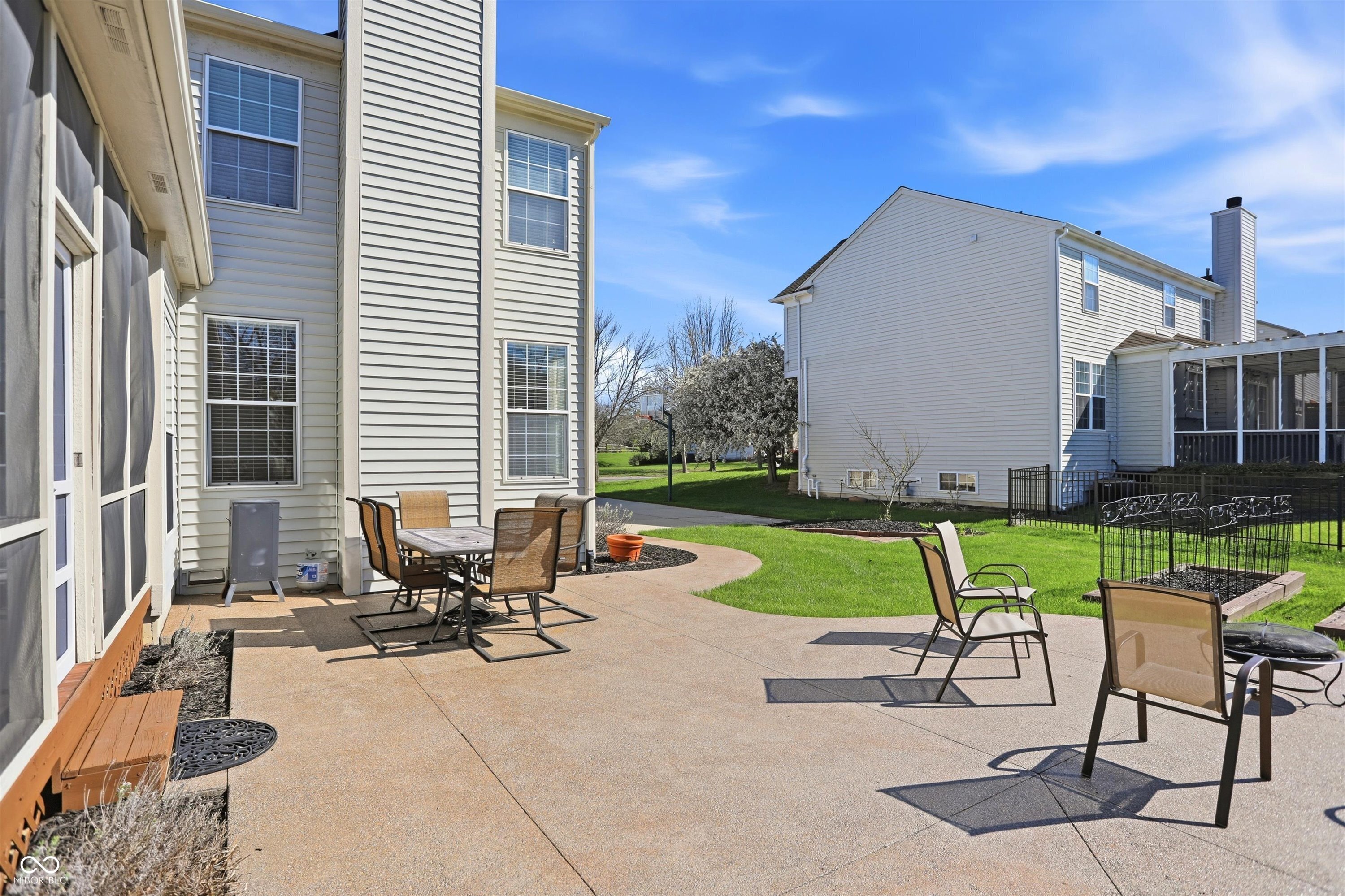 7732 Prairie View Drive