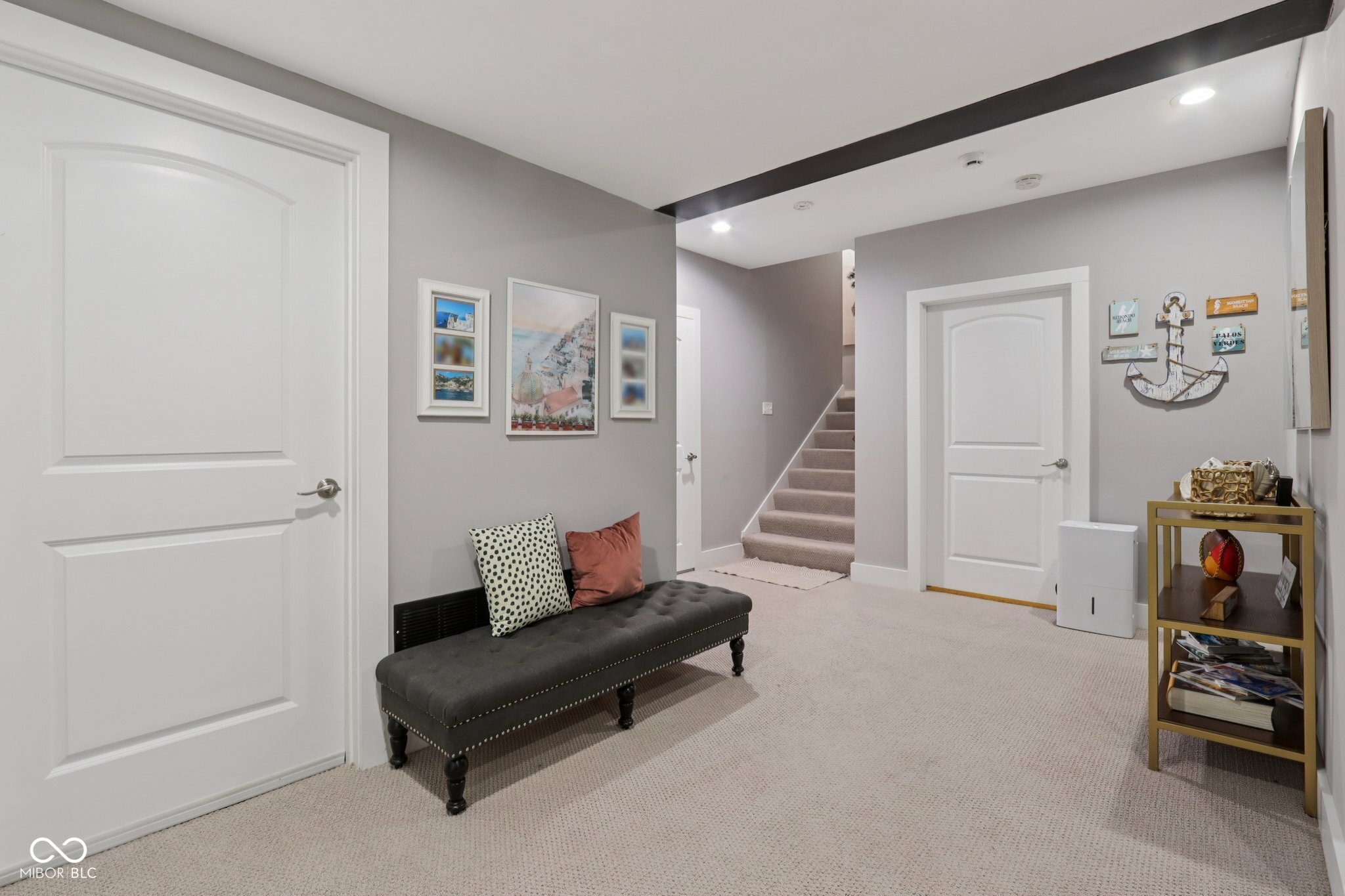 8418 N College Avenue