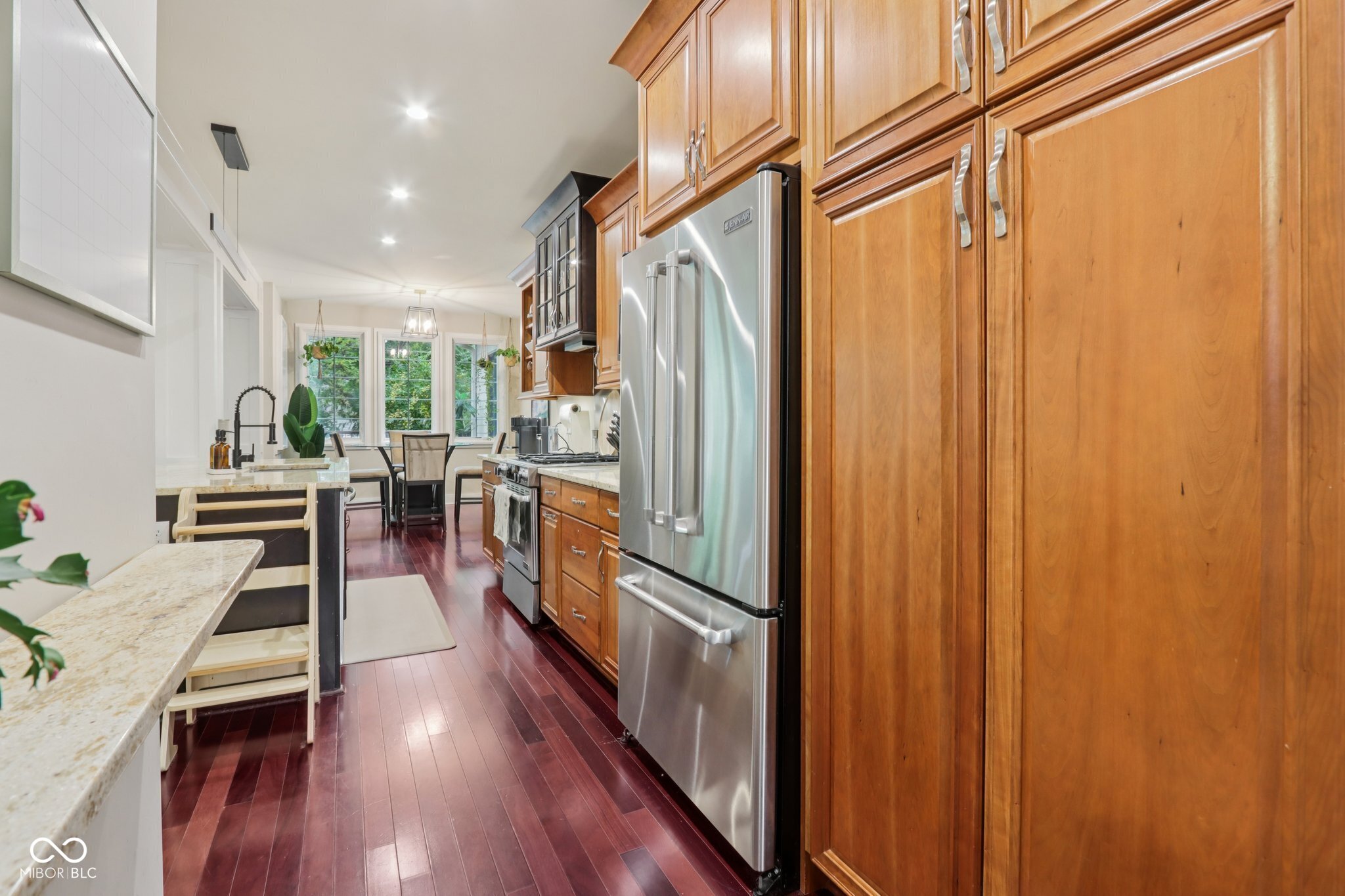 8418 N College Avenue