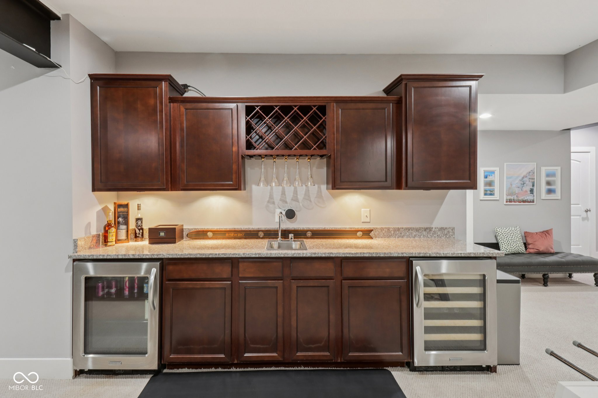 8418 N College Avenue