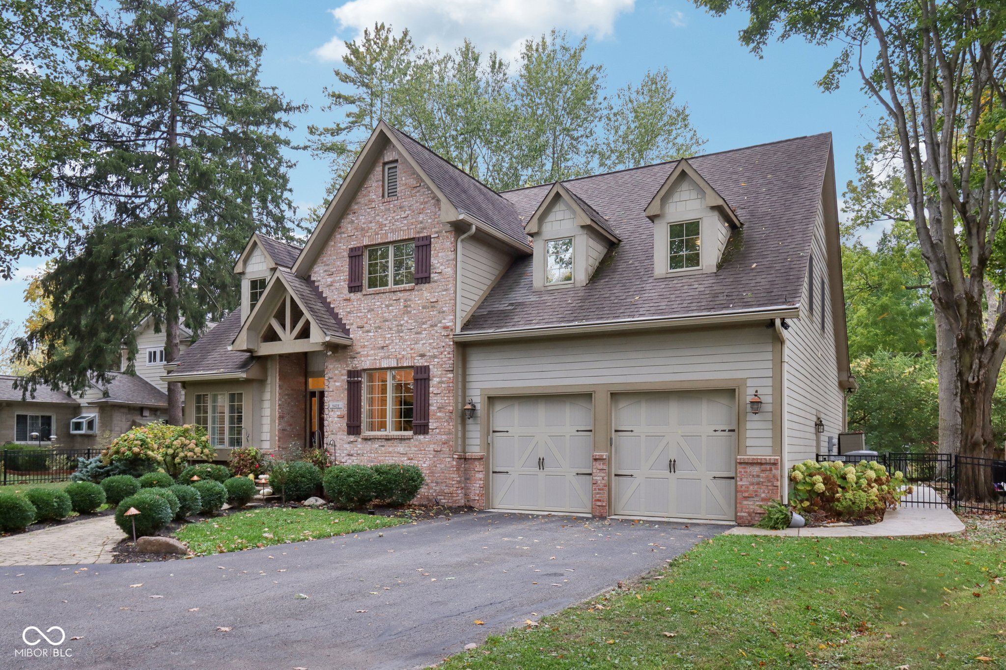 8418 N College Avenue