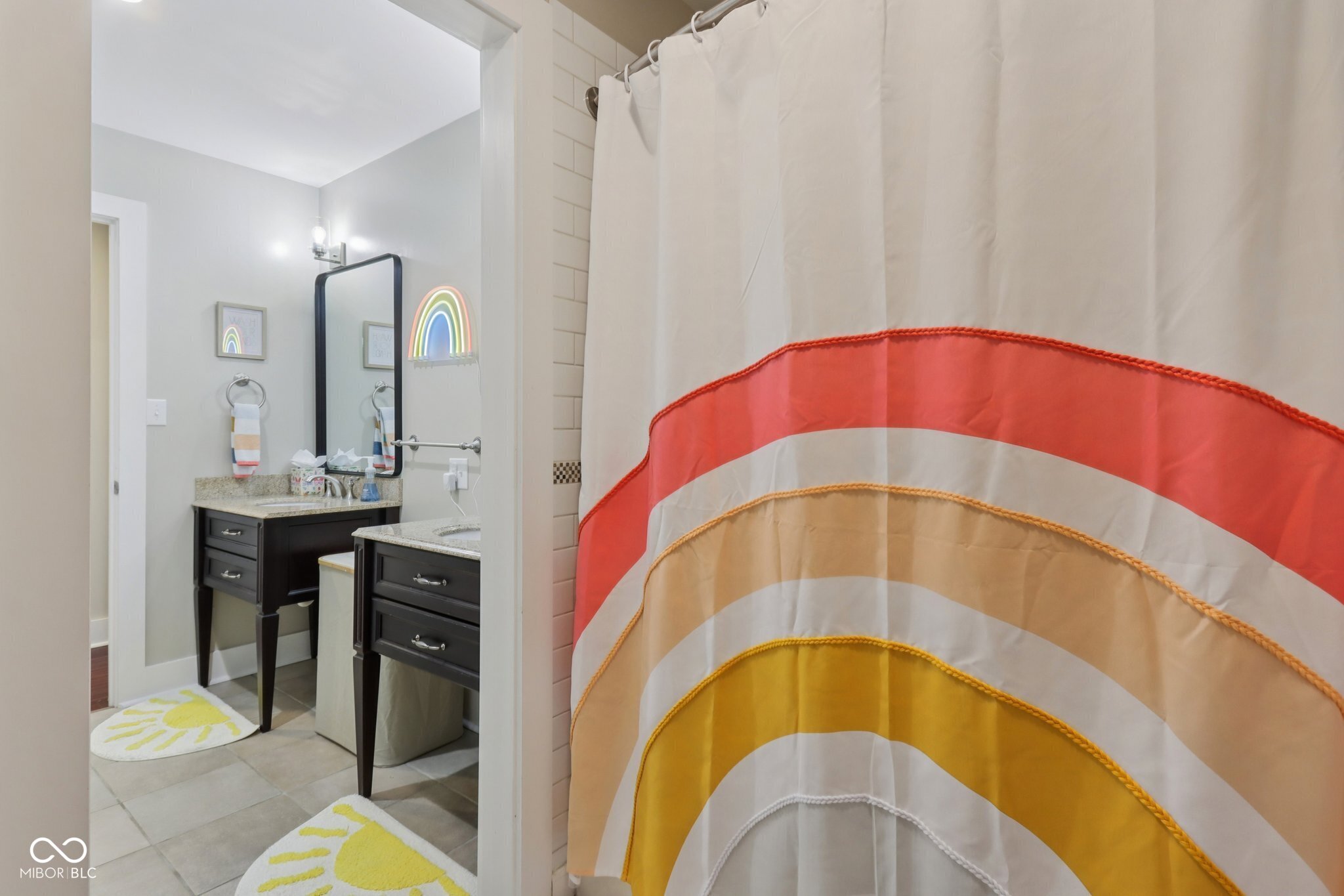 8418 N College Avenue