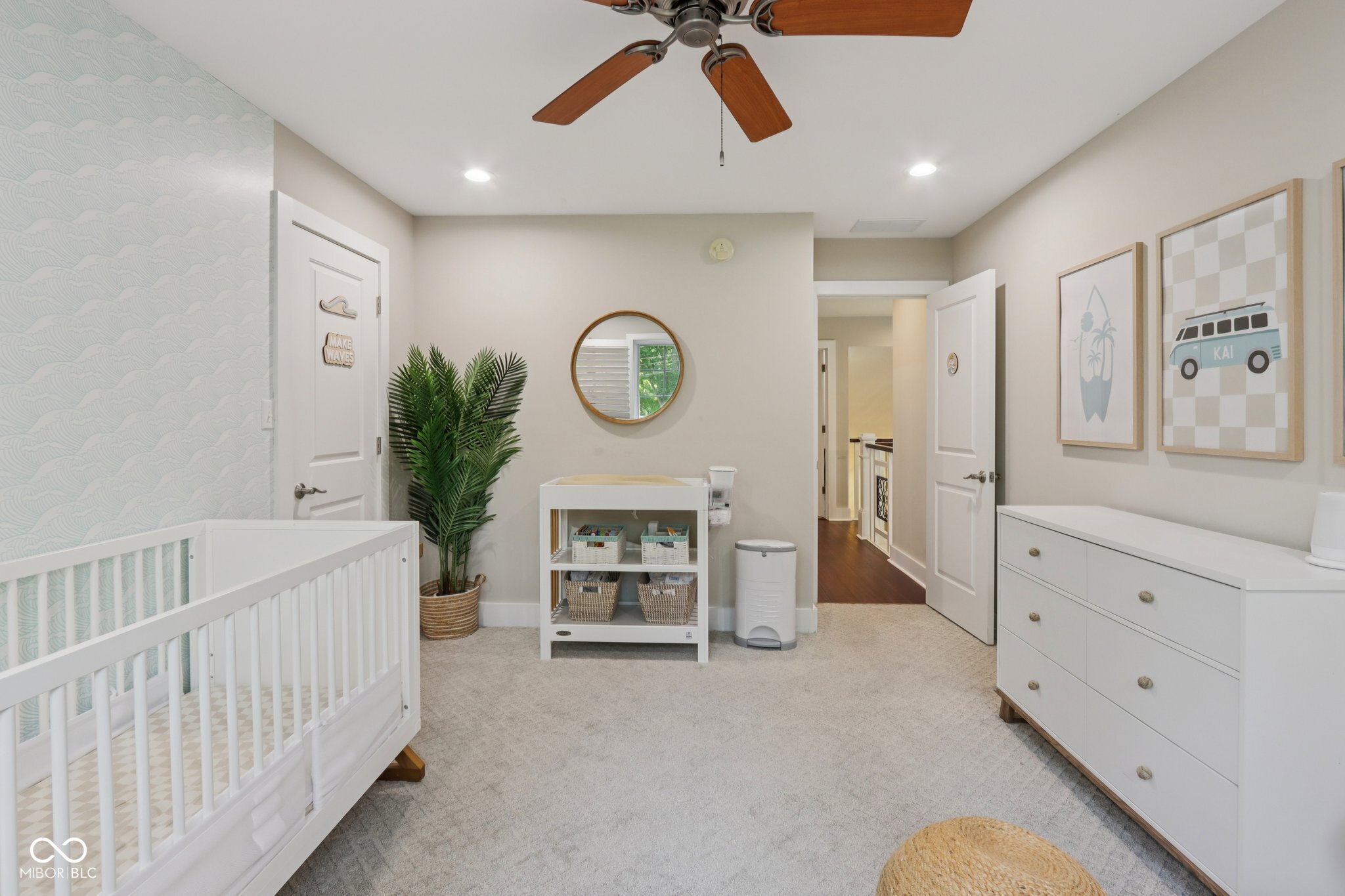 8418 N College Avenue