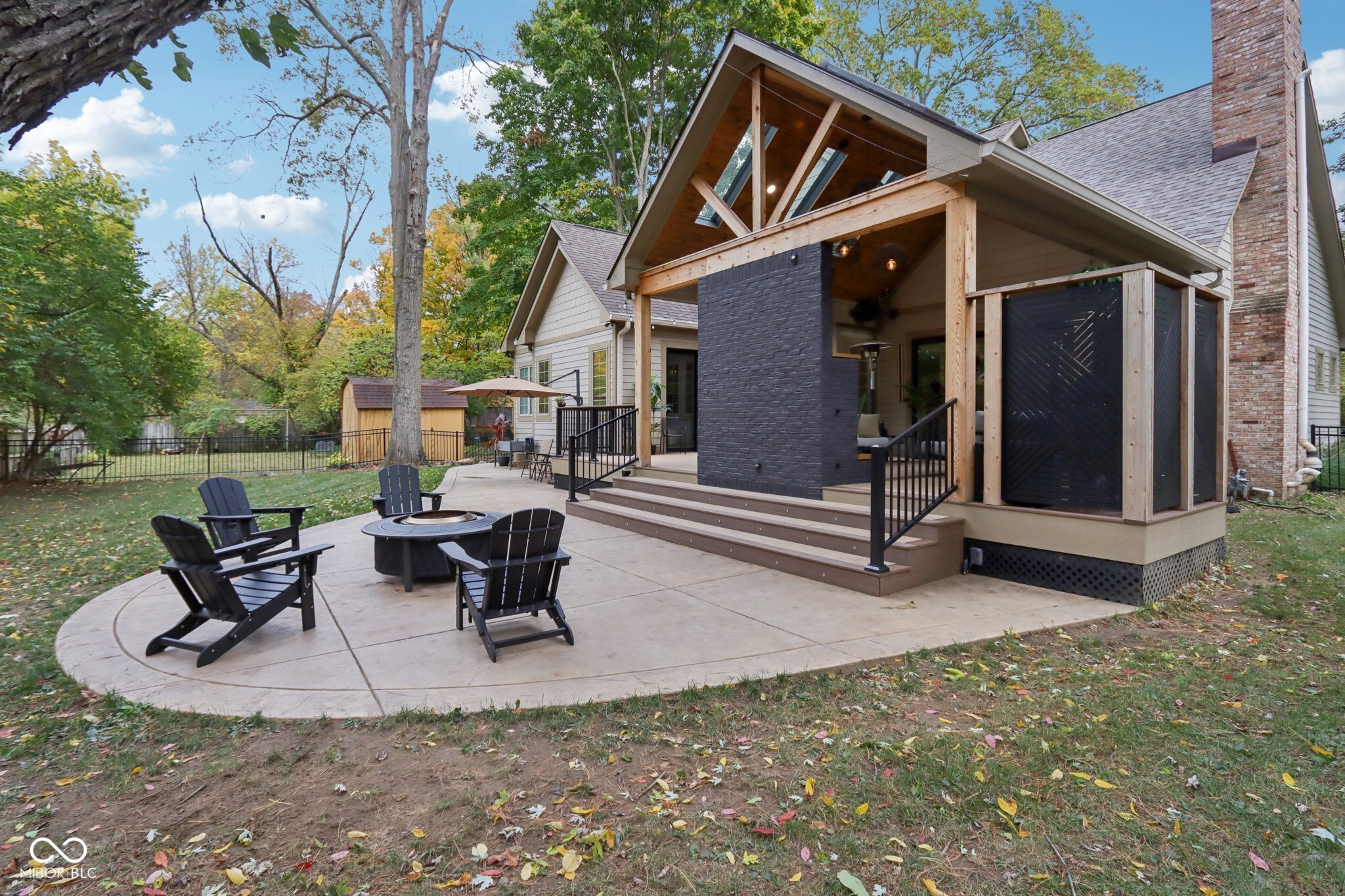 8418 N College Avenue