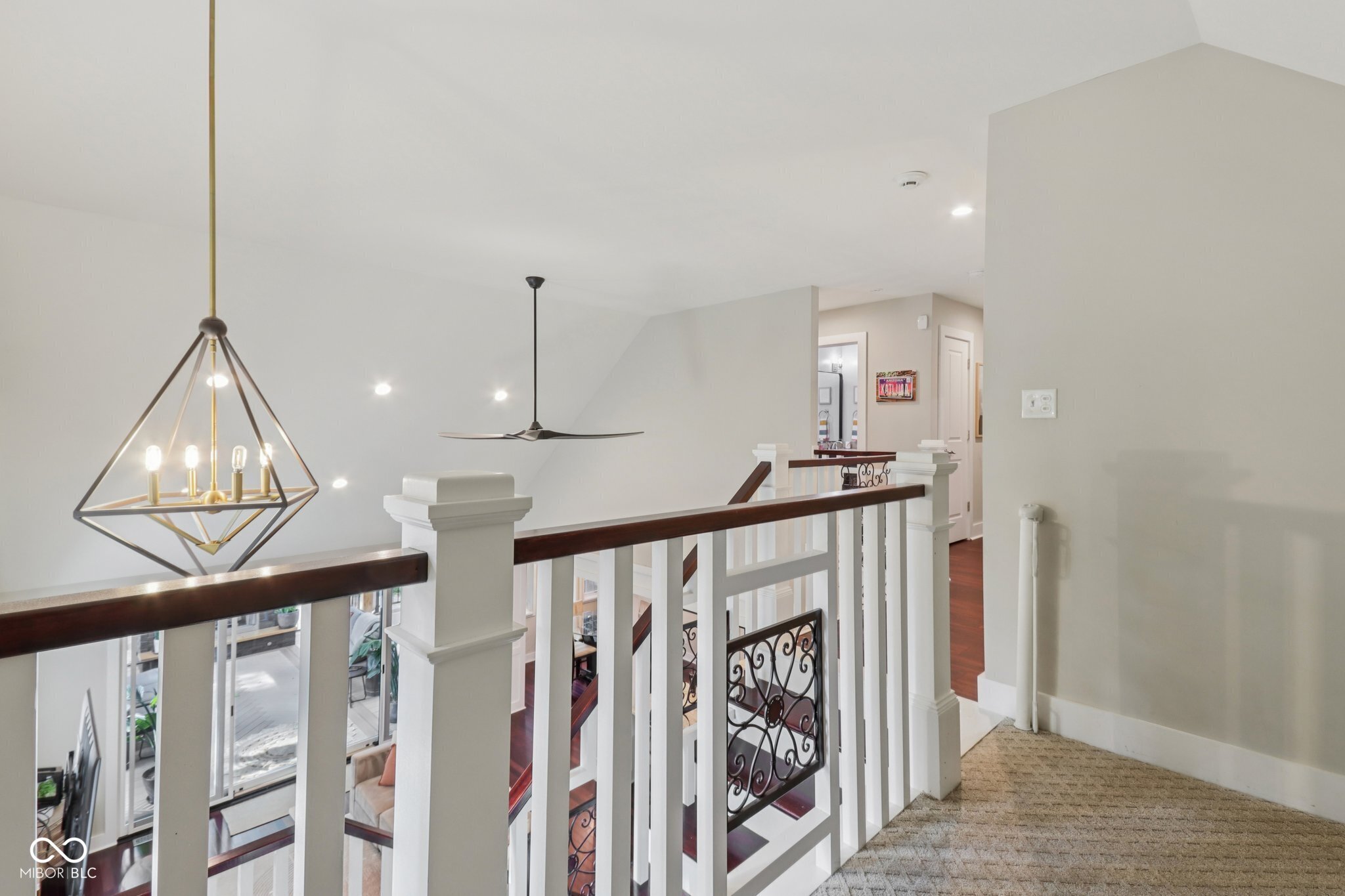 8418 N College Avenue