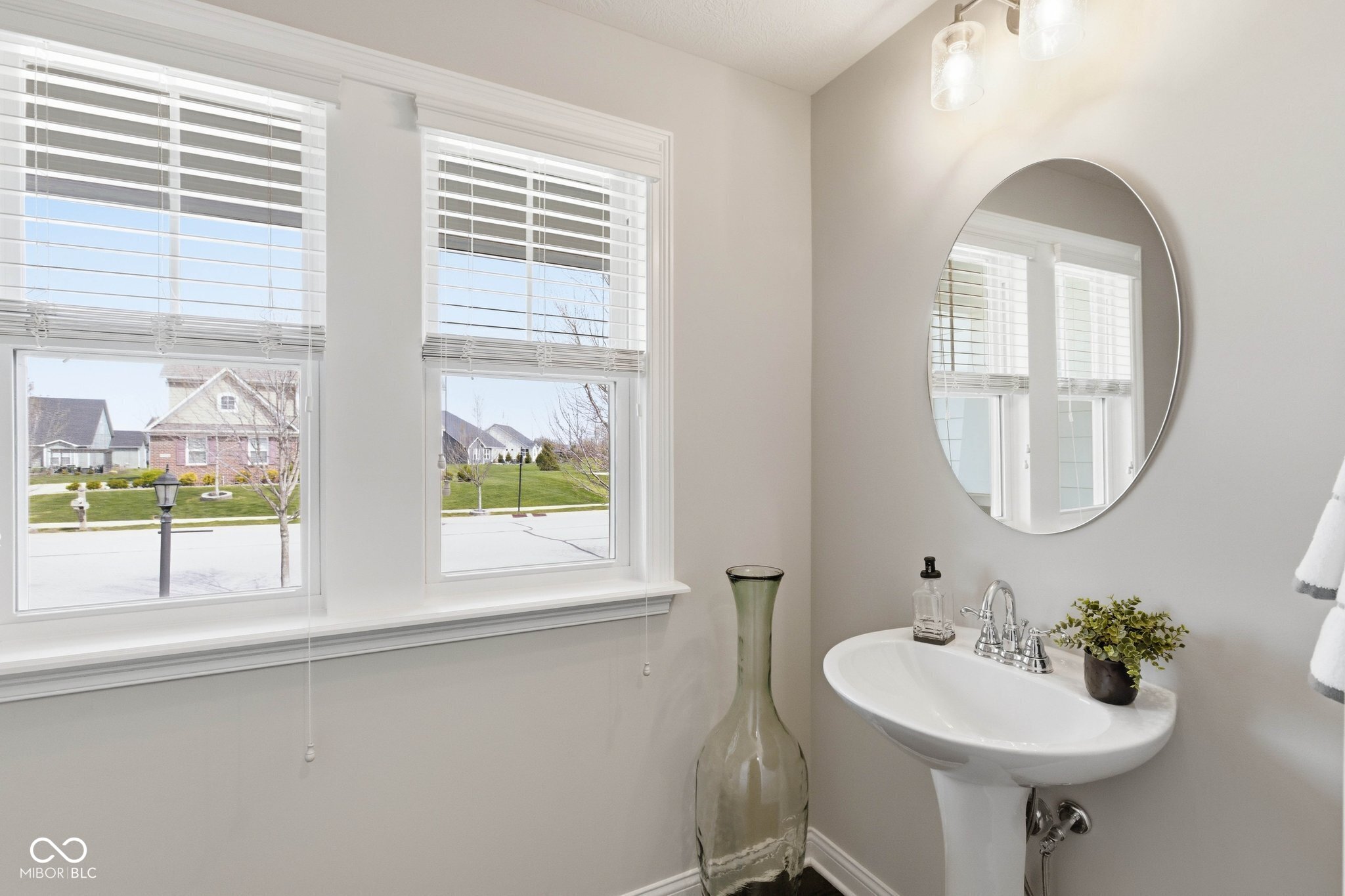 14893 Edgebrook Drive