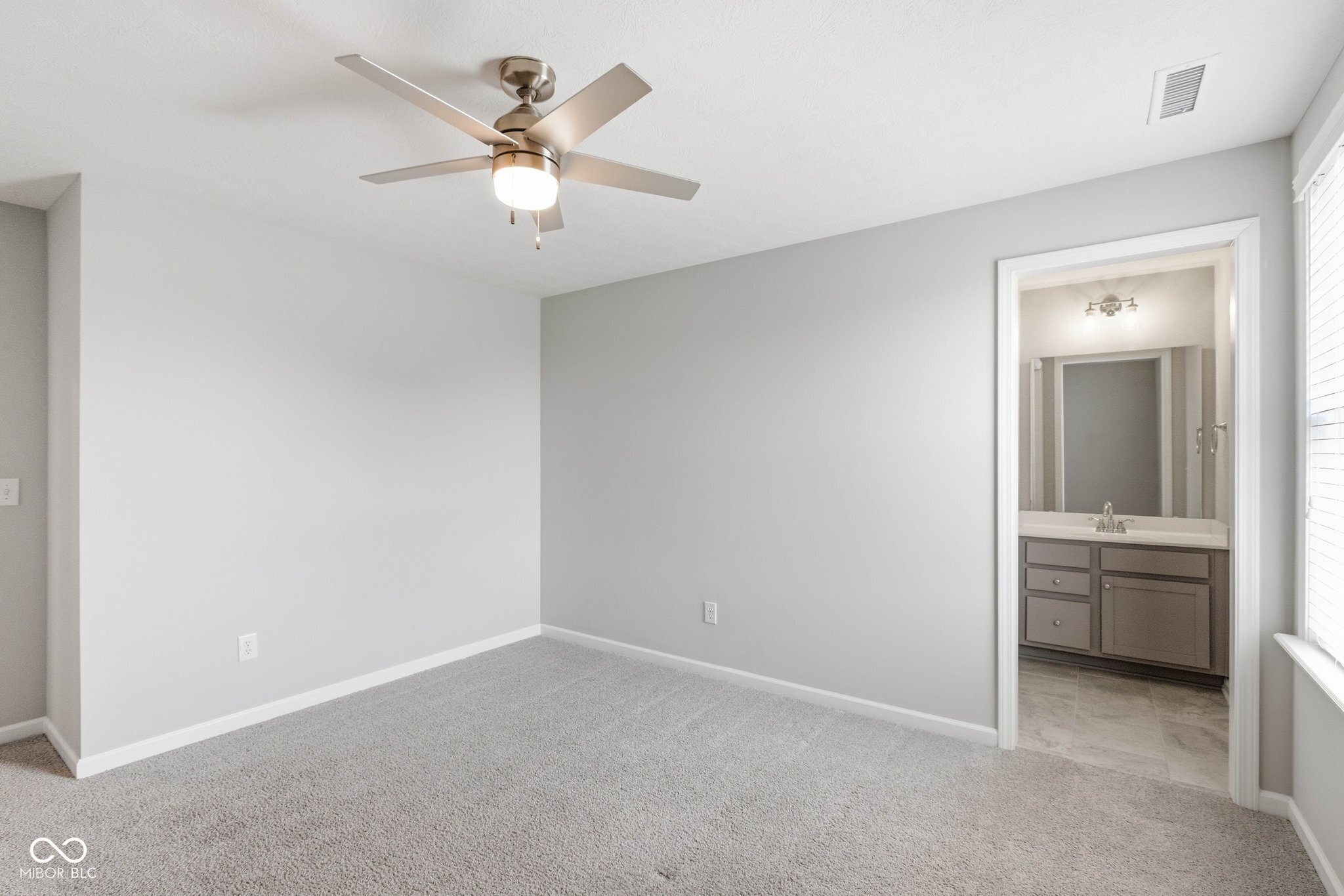 14893 Edgebrook Drive