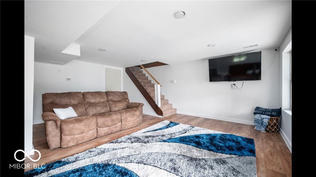 253 W Warford Drive