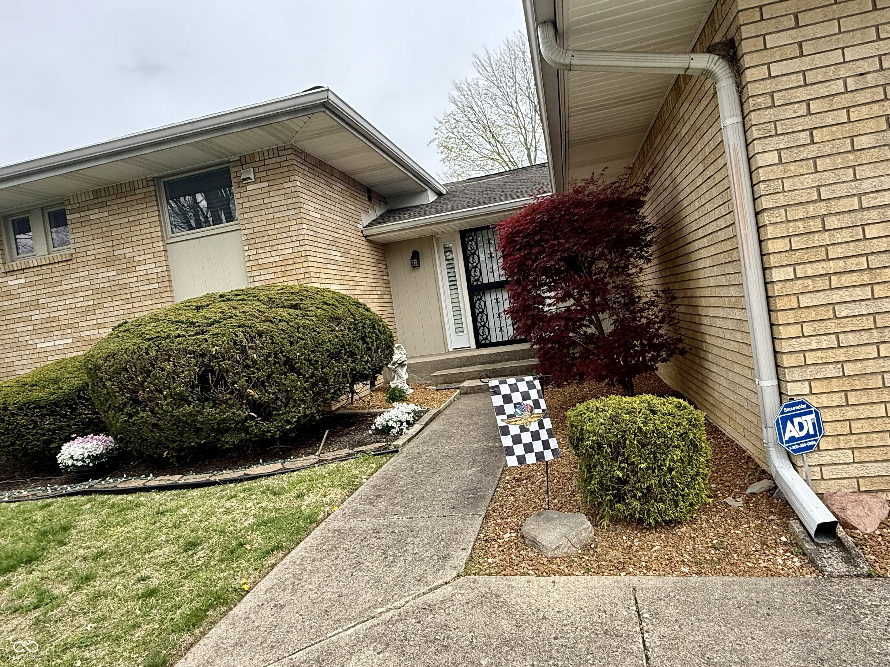 2211 N Main Street