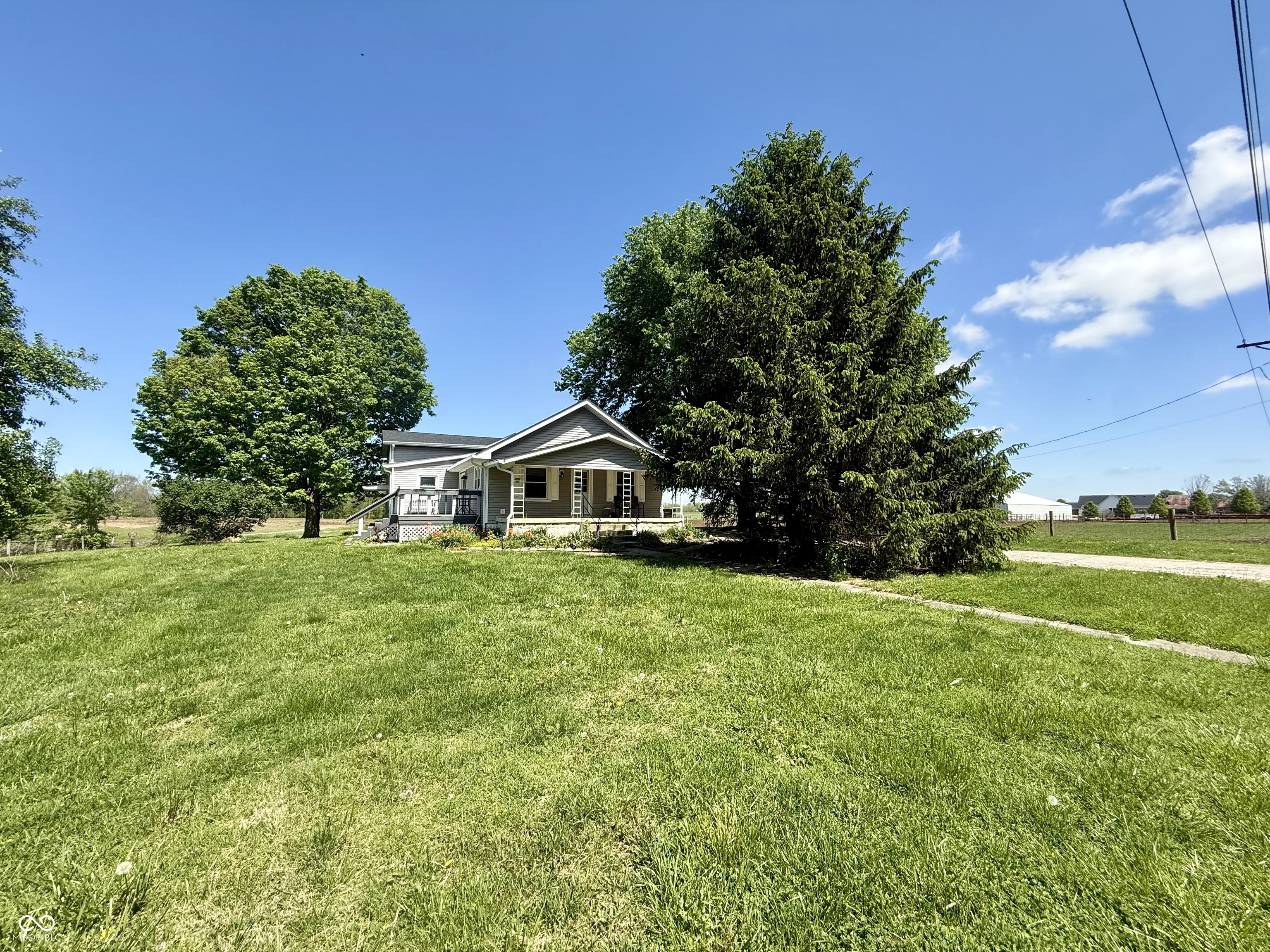 6913 E County Road 200 N