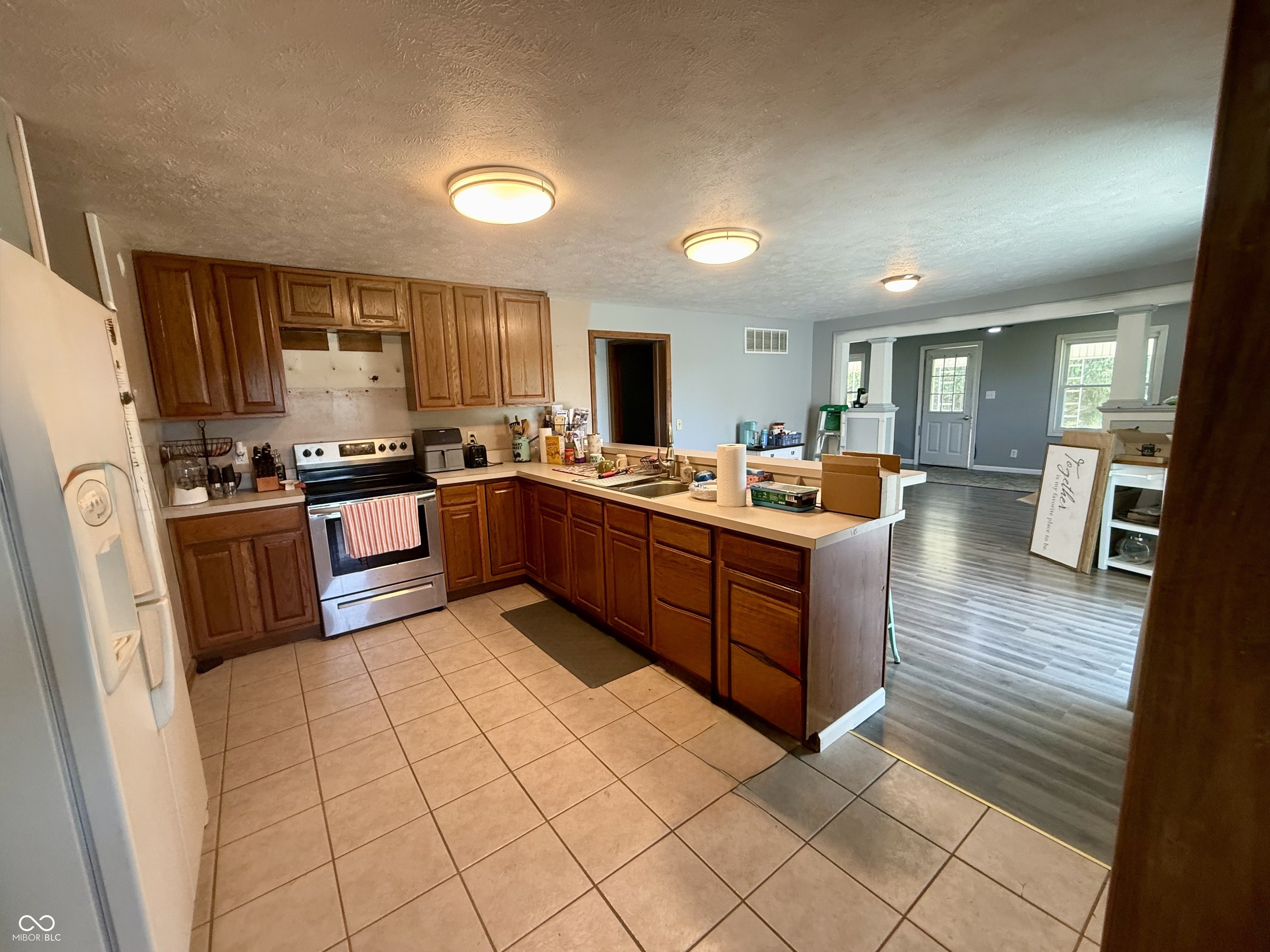6913 E County Road 200 N