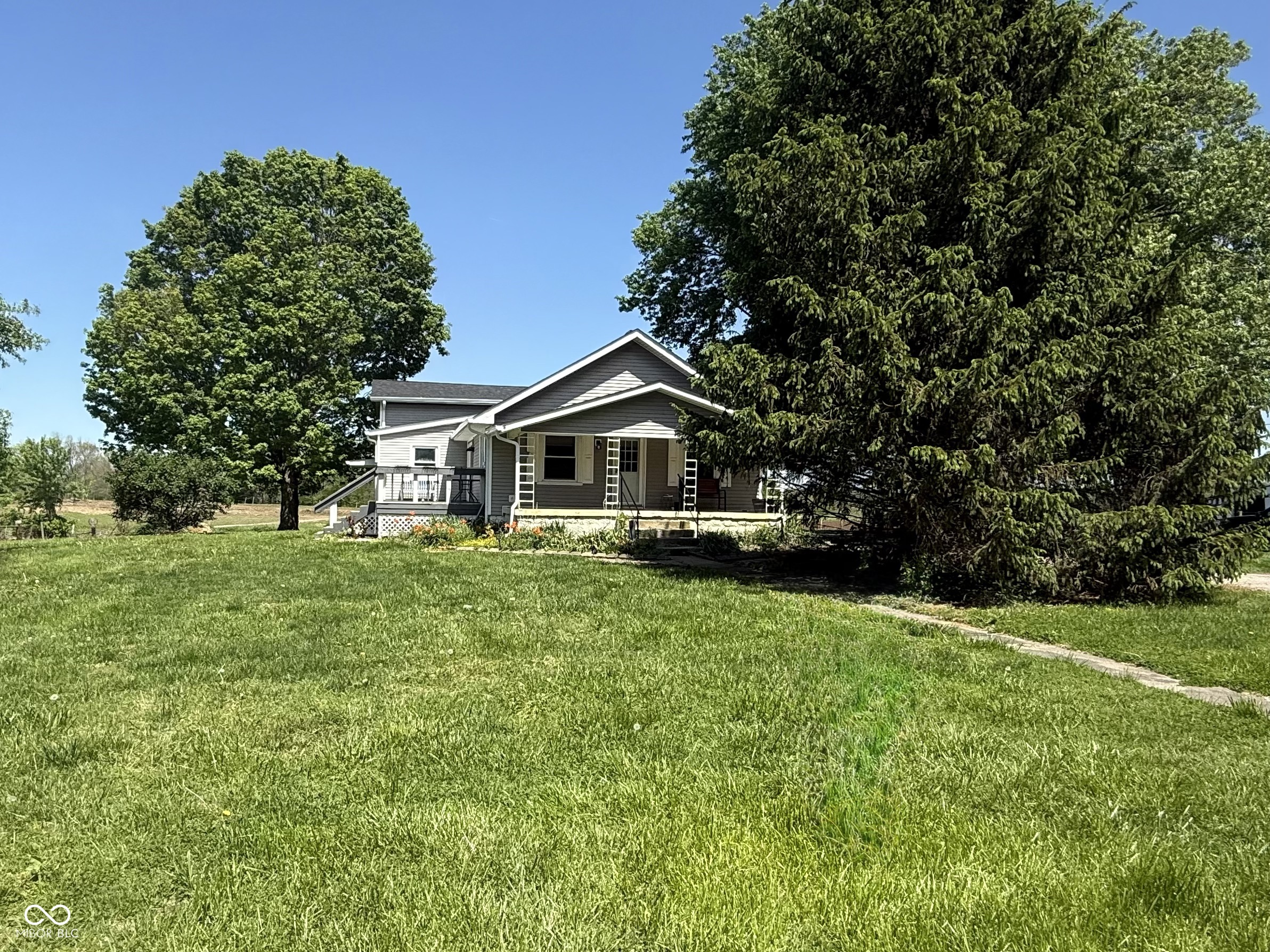 6913 E County Road 200 N