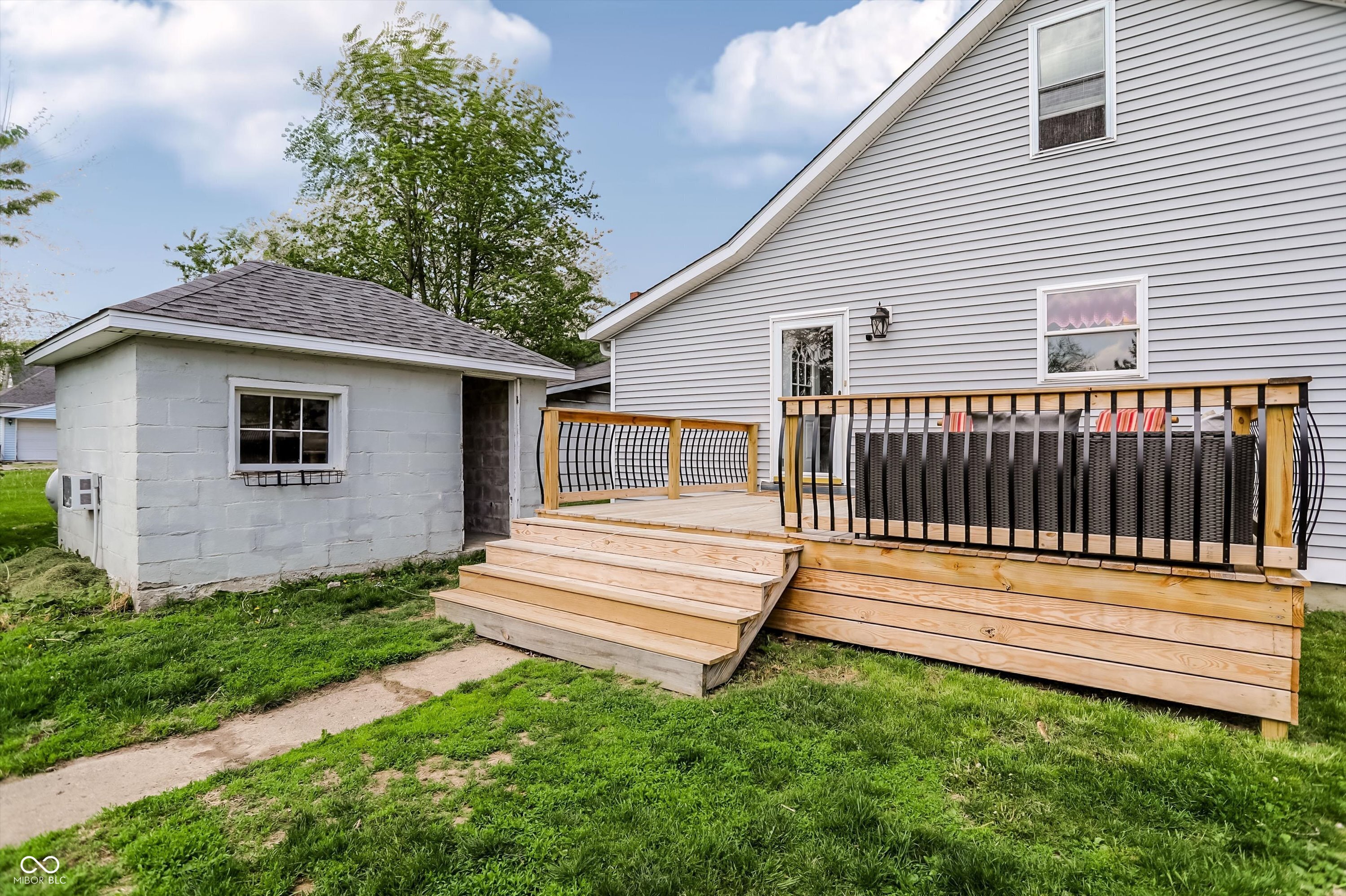 205 W Main Street