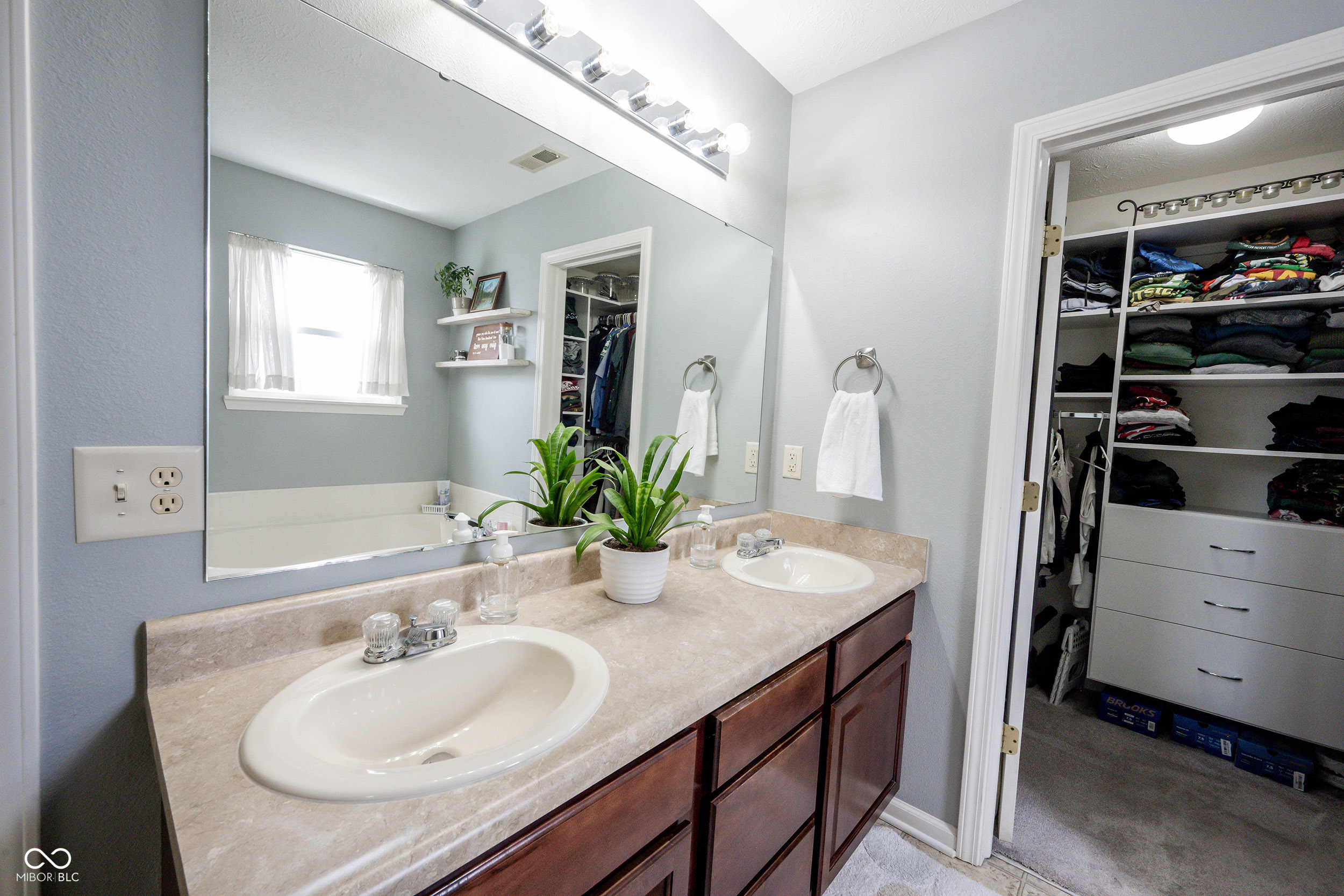 11125 Long Lake Lane