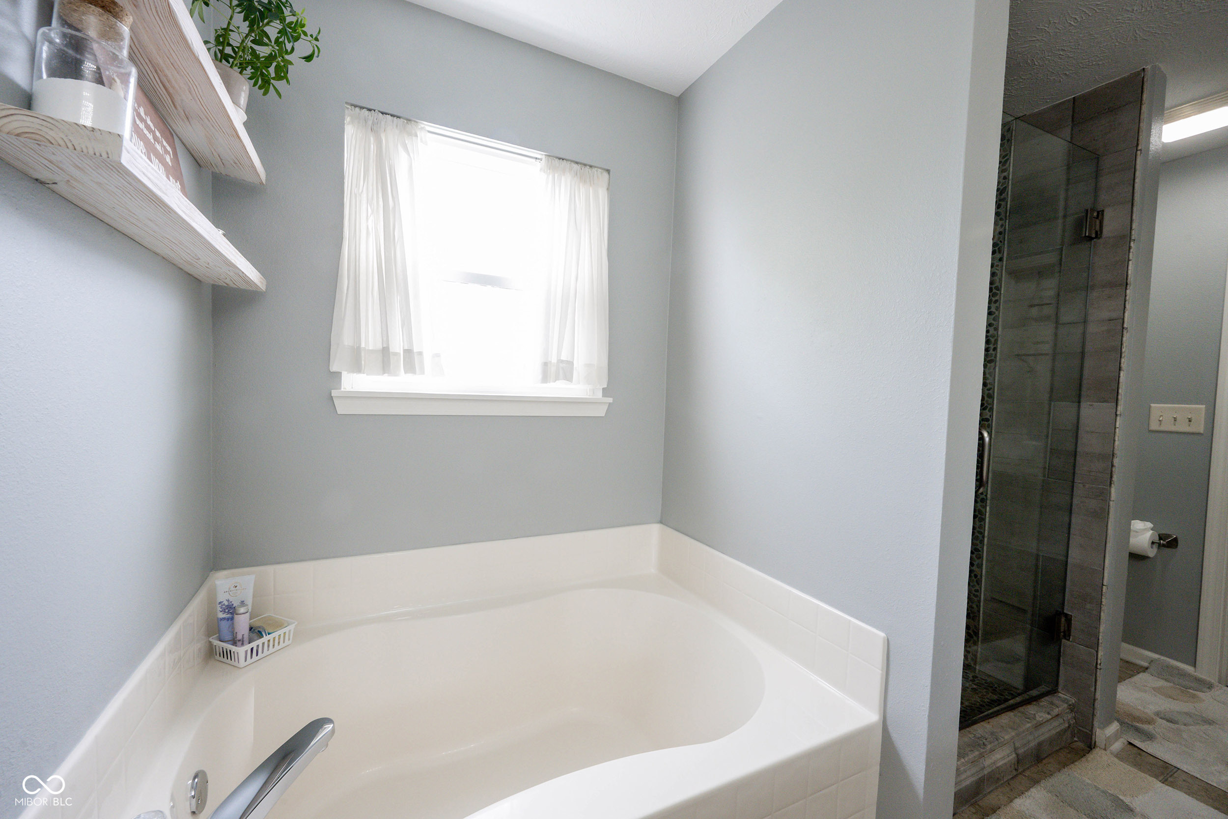 11125 Long Lake Lane