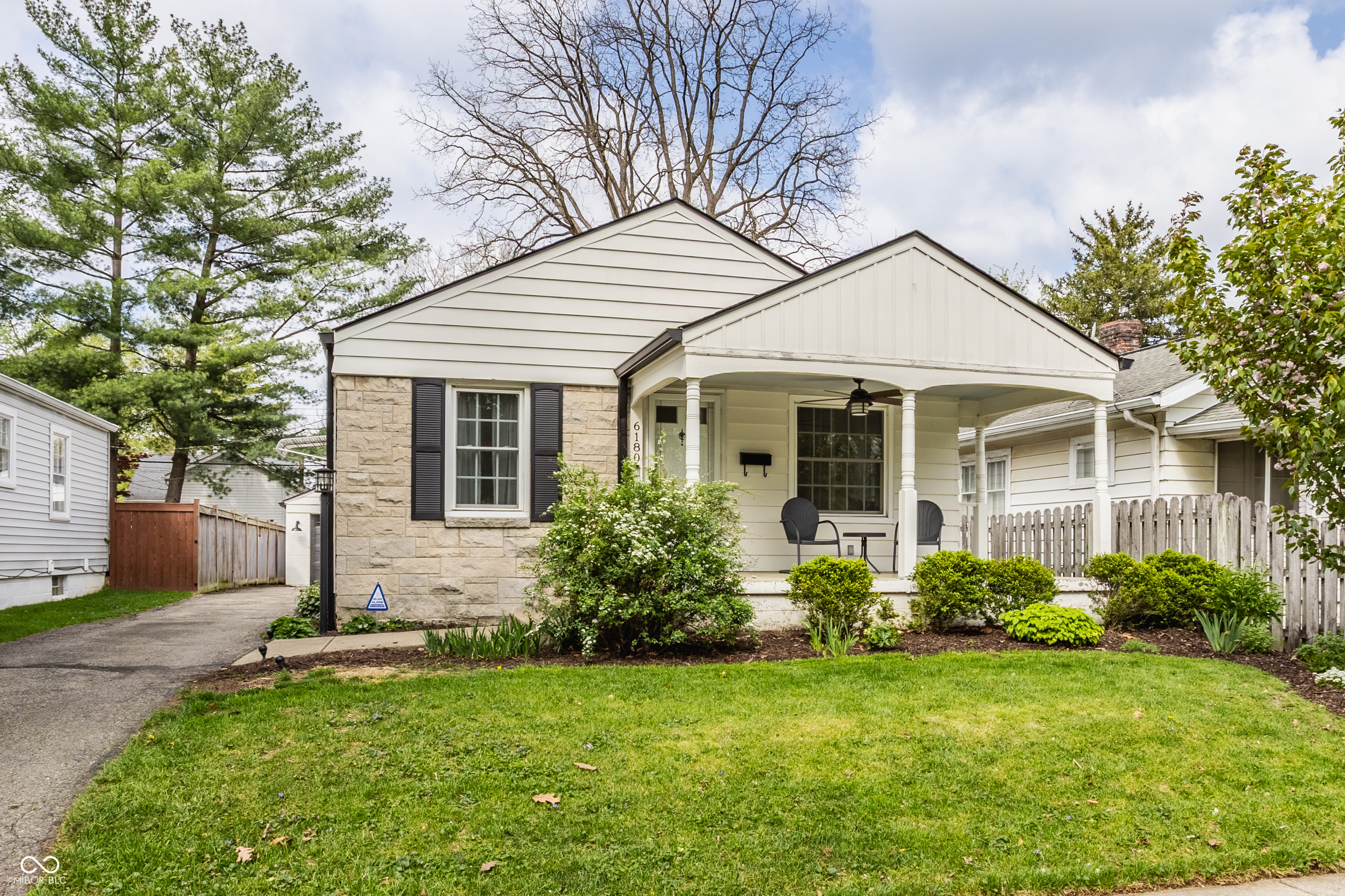 6180 Kingsley Drive