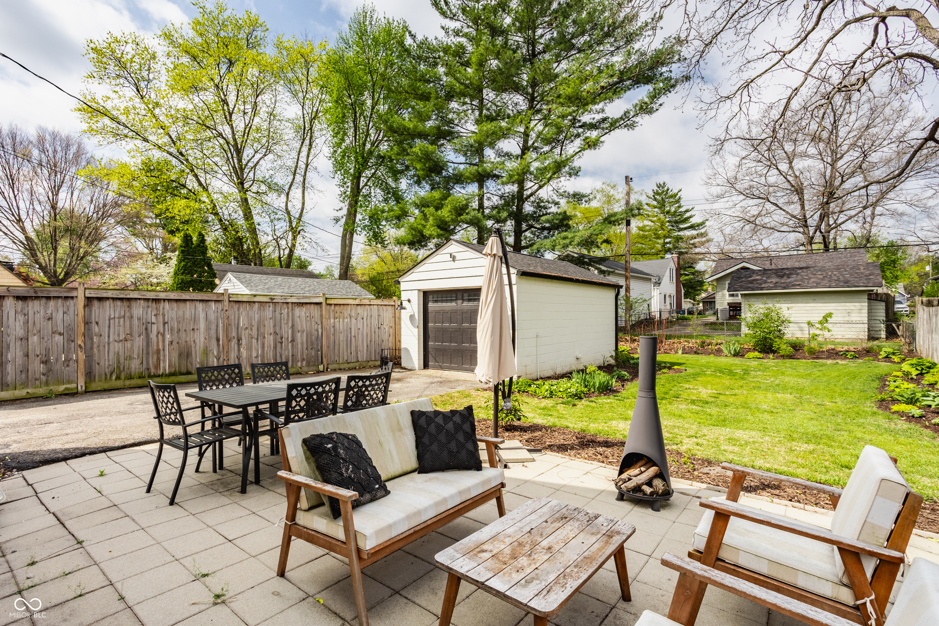 6180 Kingsley Drive