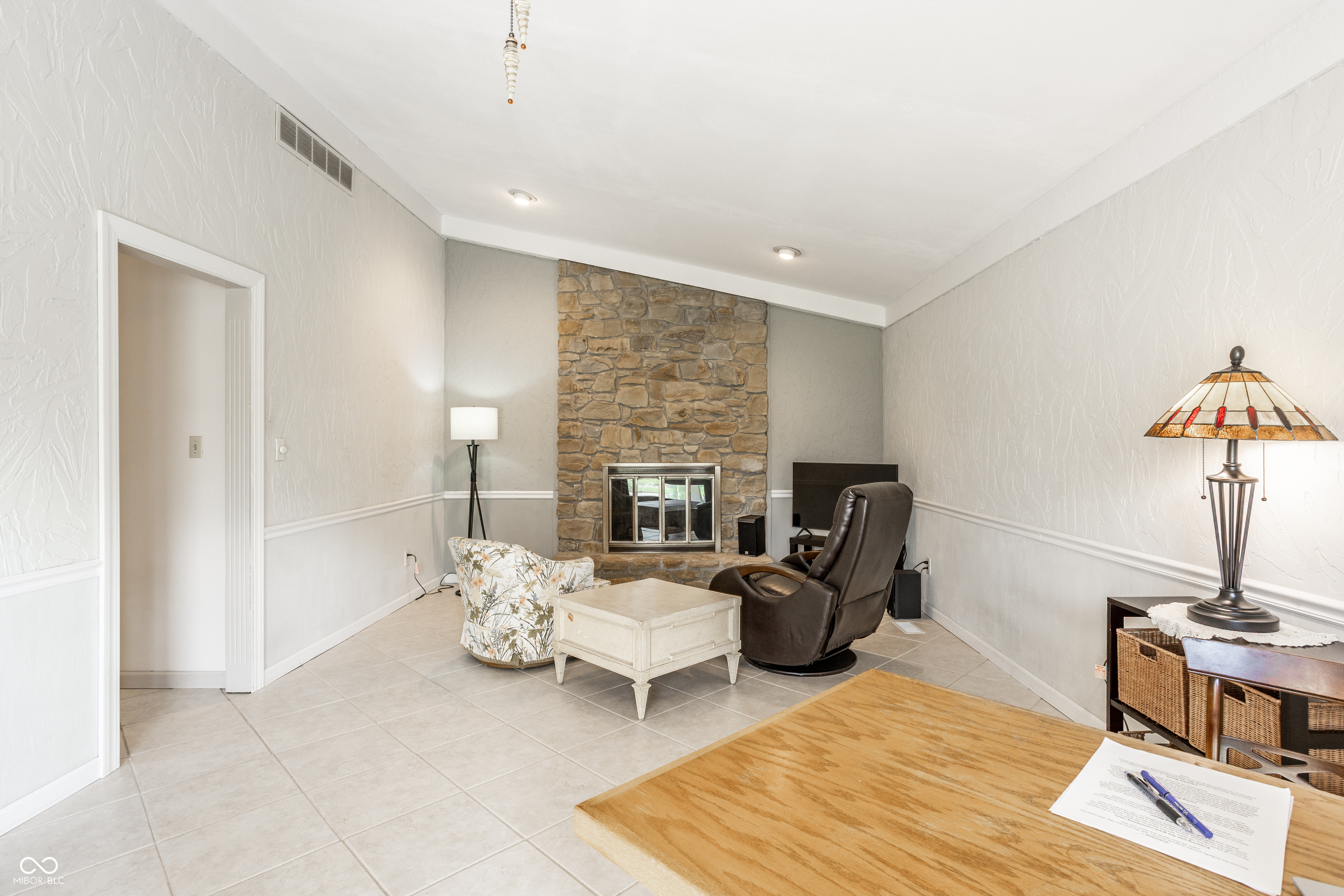 1627 Forward Pass Court