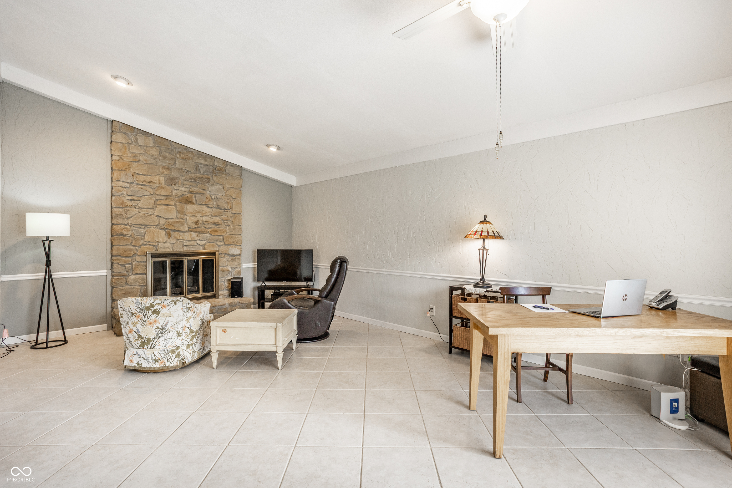 1627 Forward Pass Court