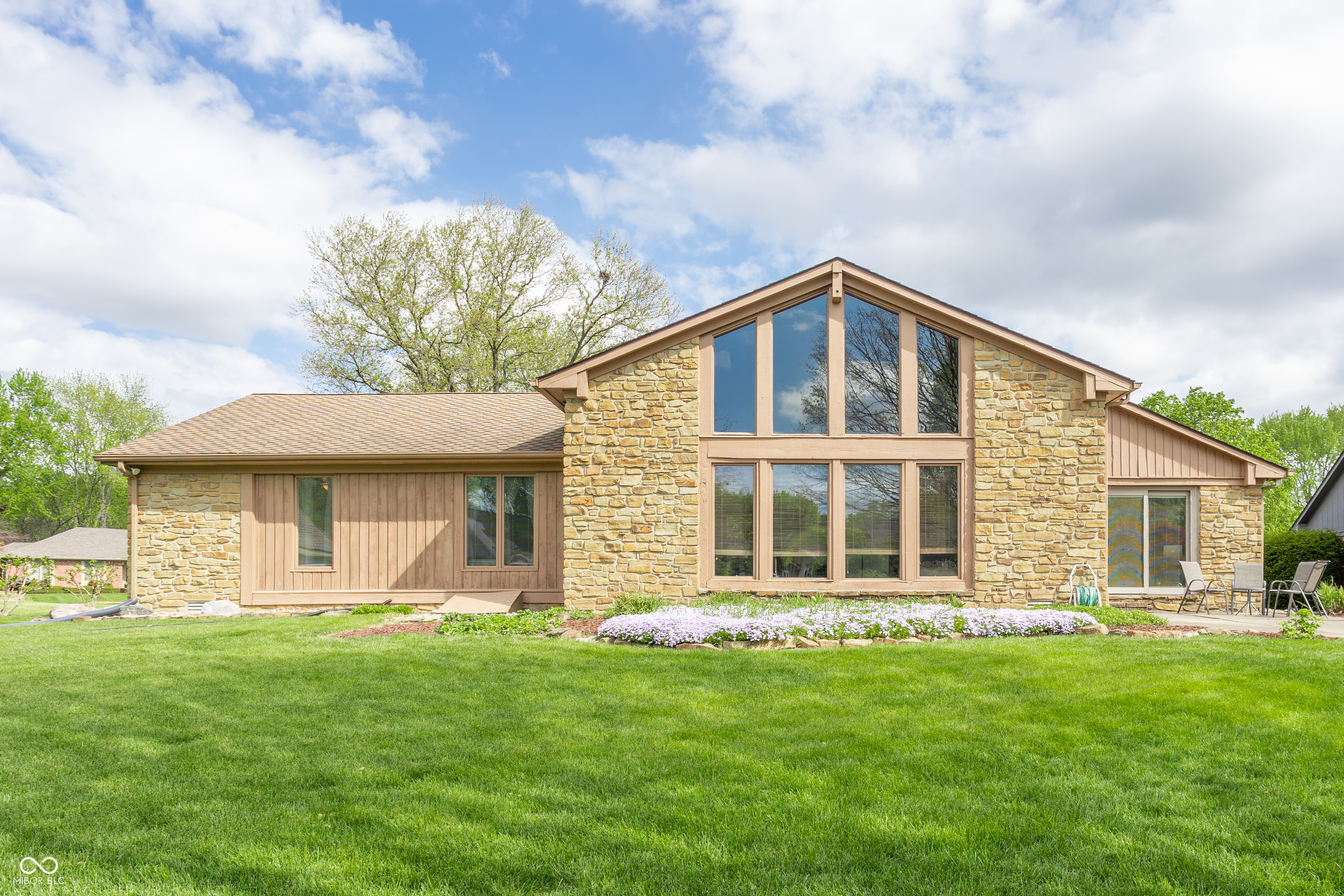 1627 Forward Pass Court