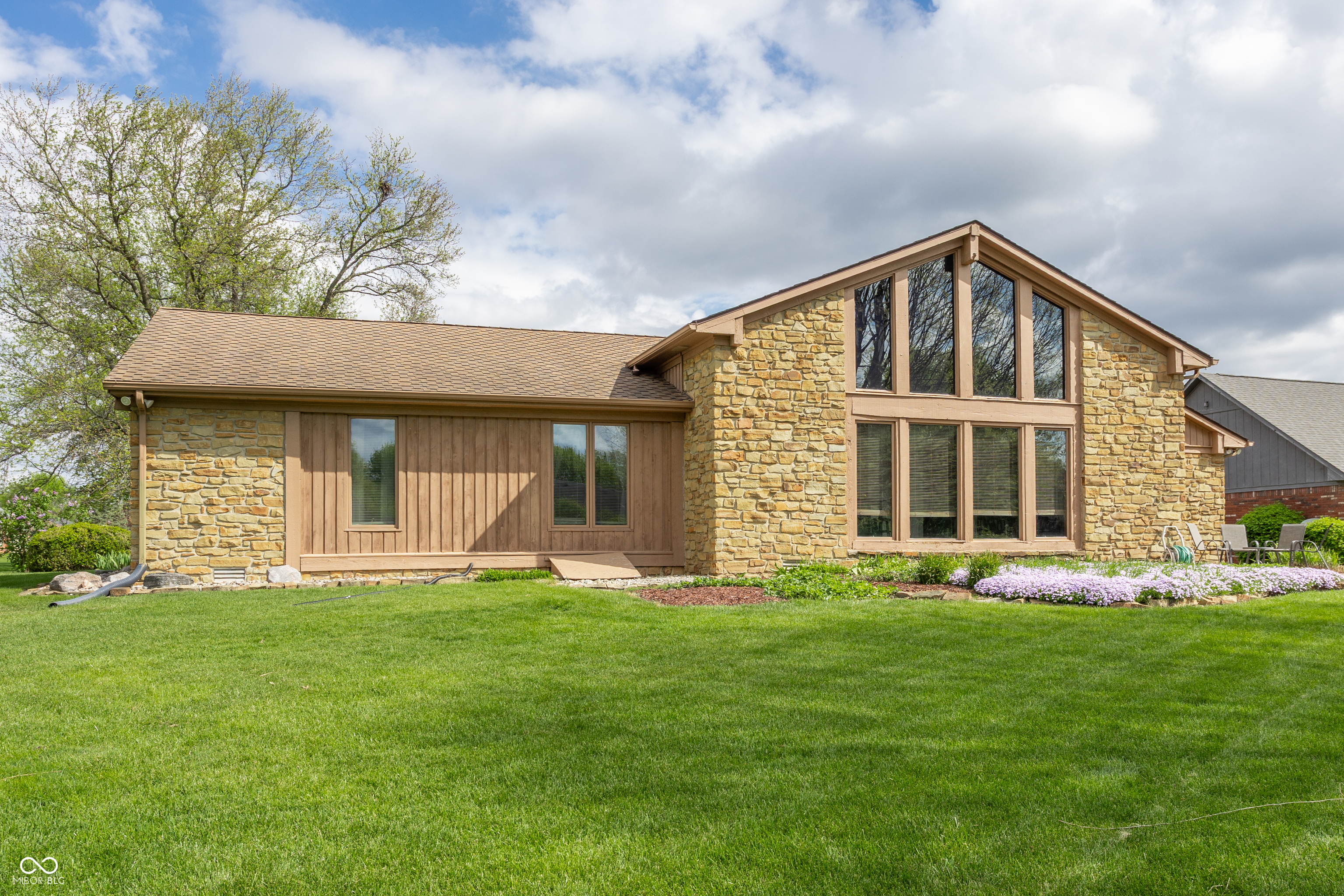1627 Forward Pass Court