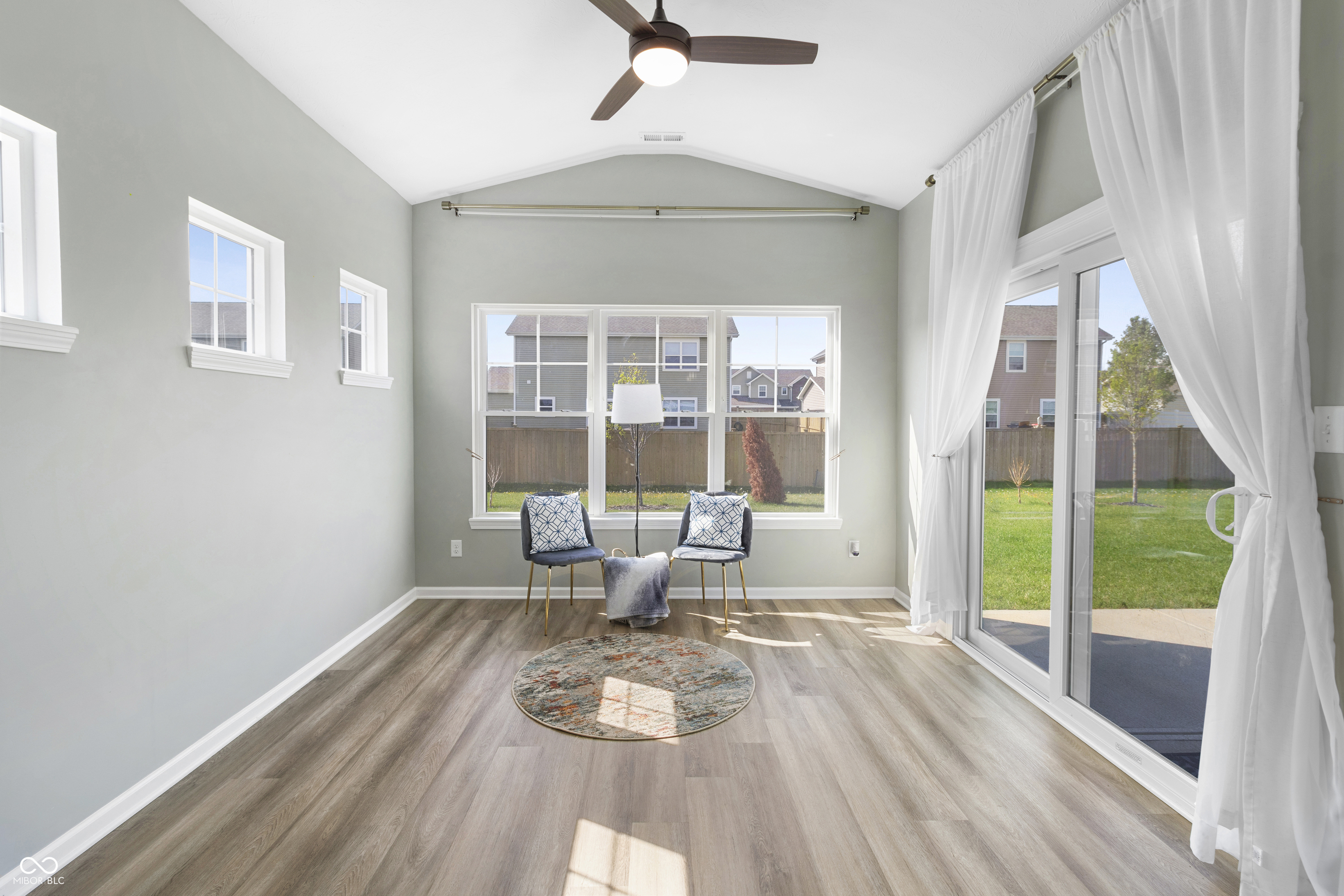 887 Rattlebox Lane