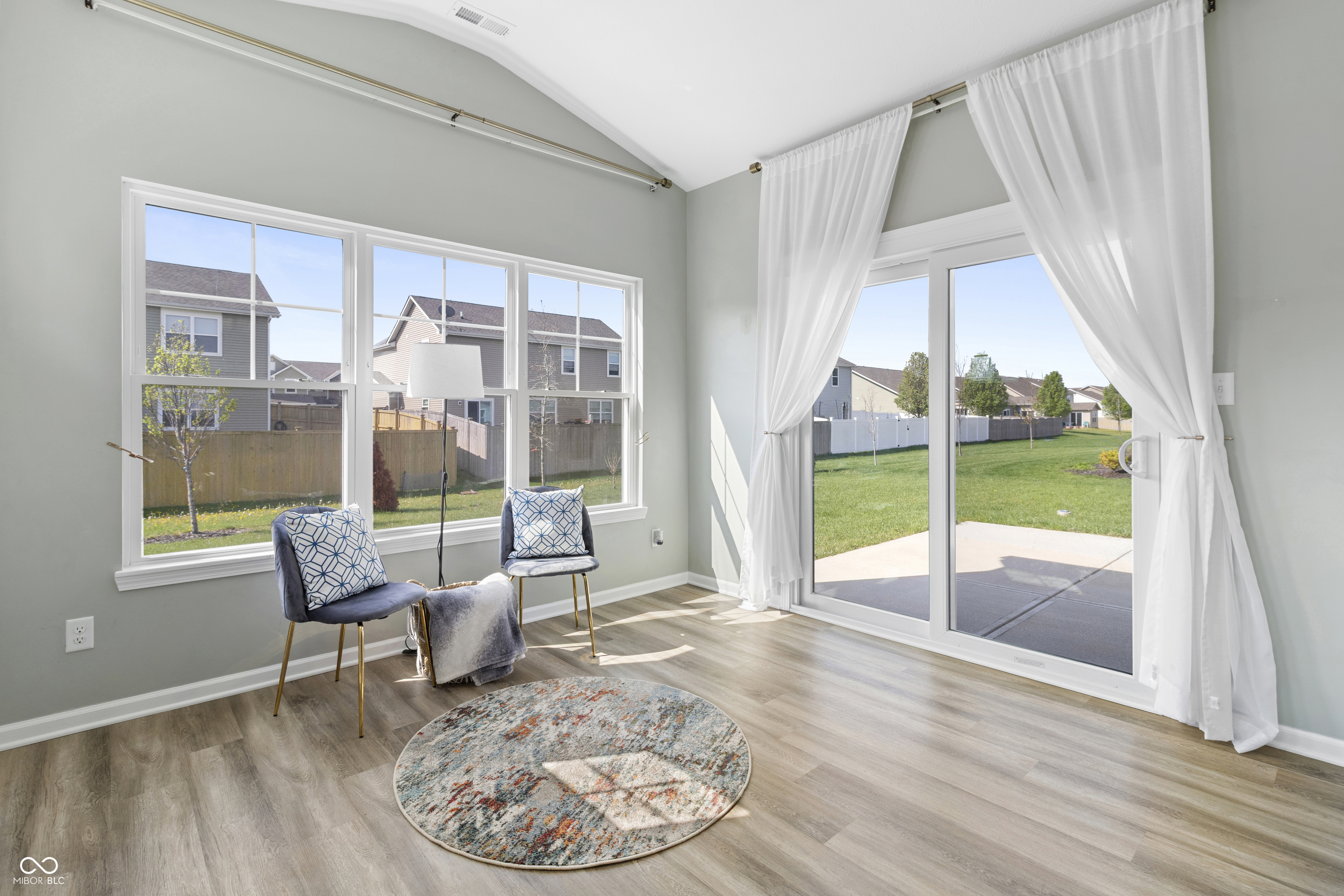 887 Rattlebox Lane